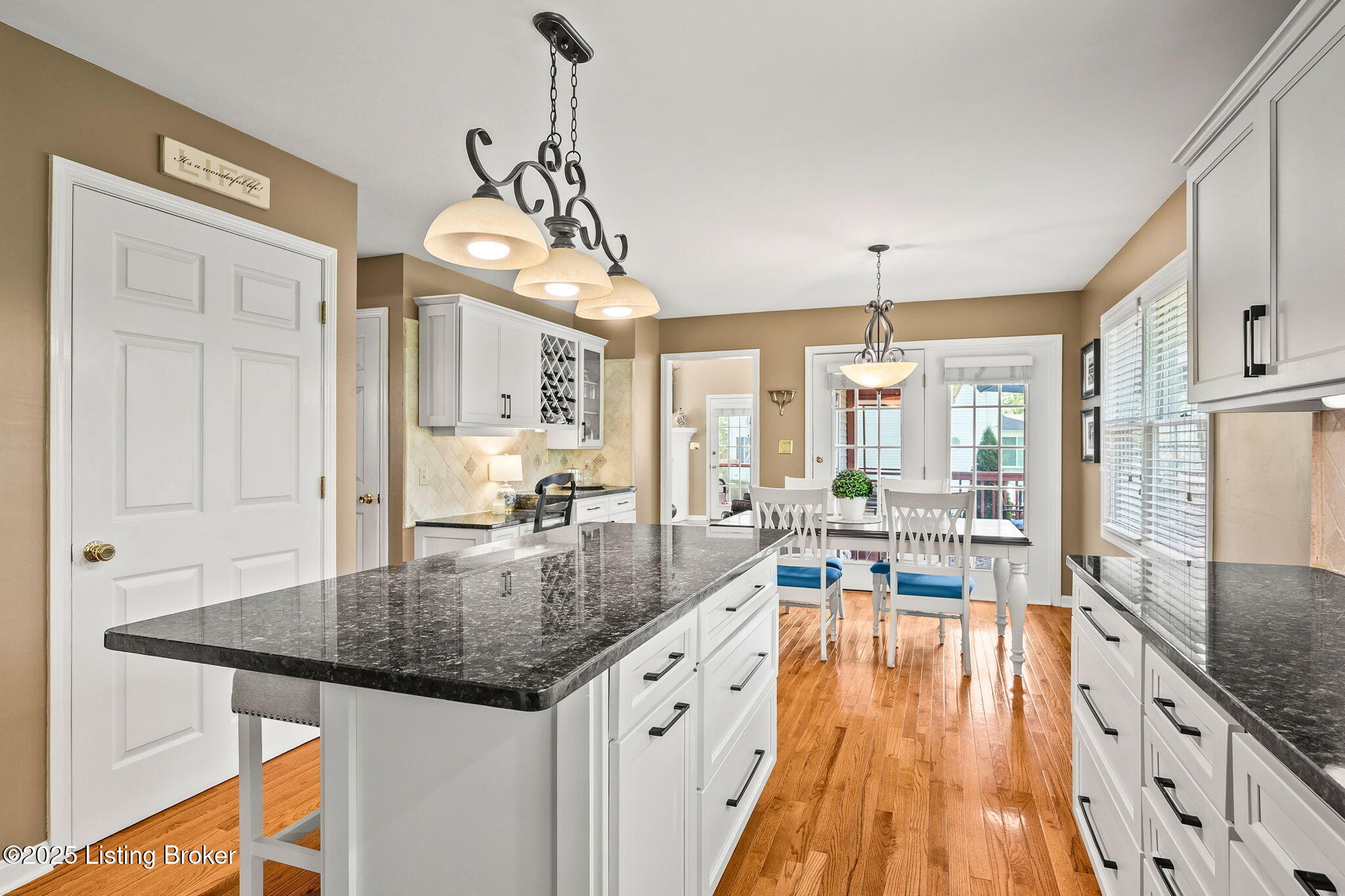 4423 Grand Cir