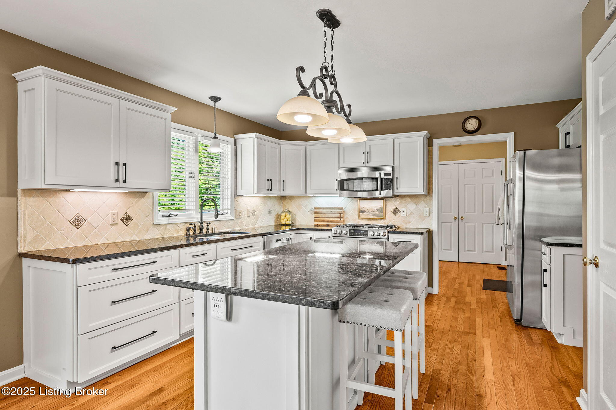 4423 Grand Cir