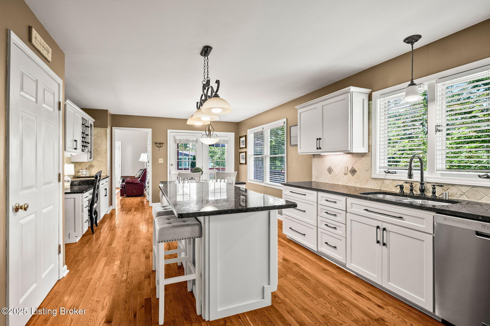 4423 Grand Cir