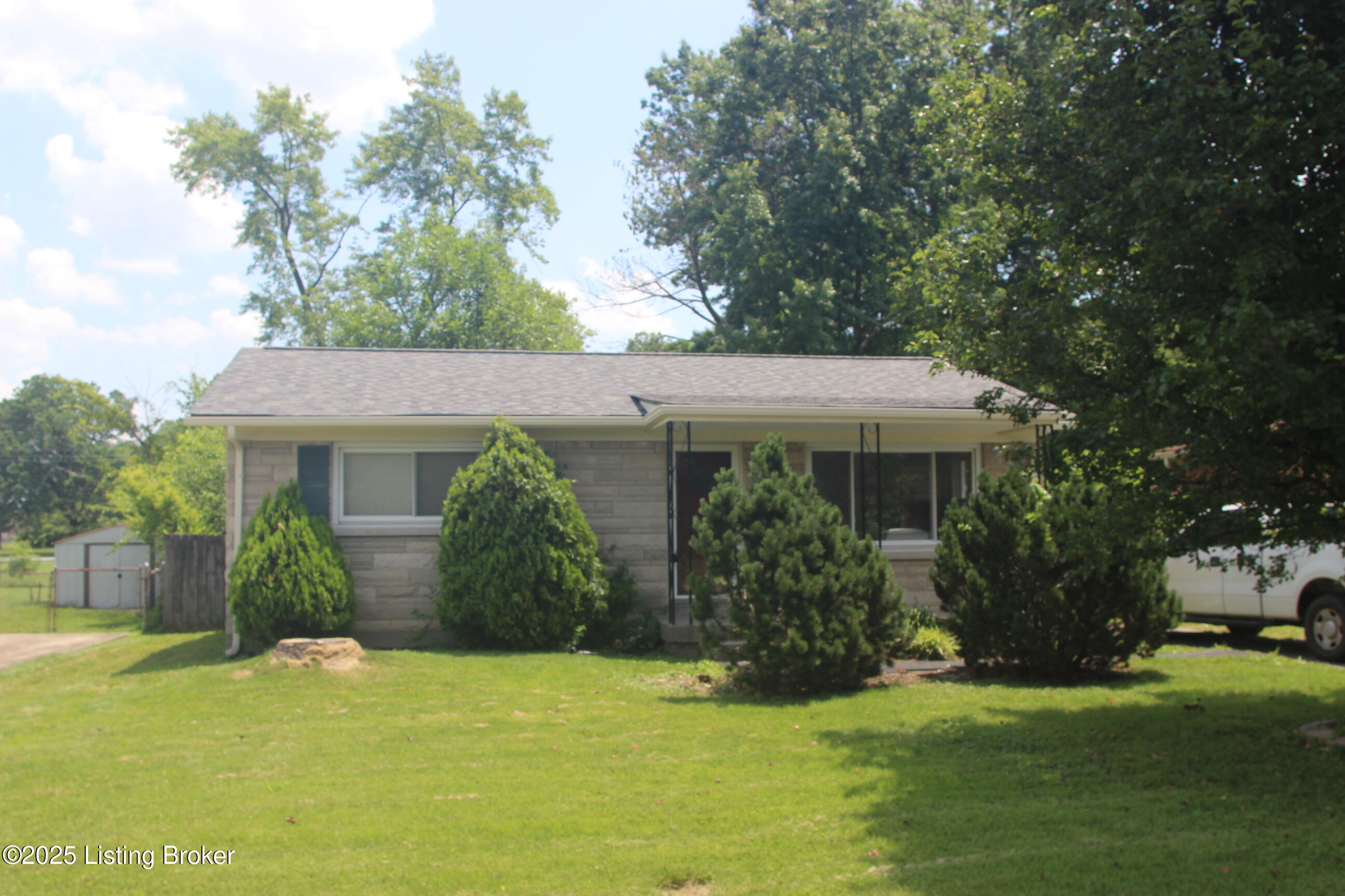 6111 Gloria Ln