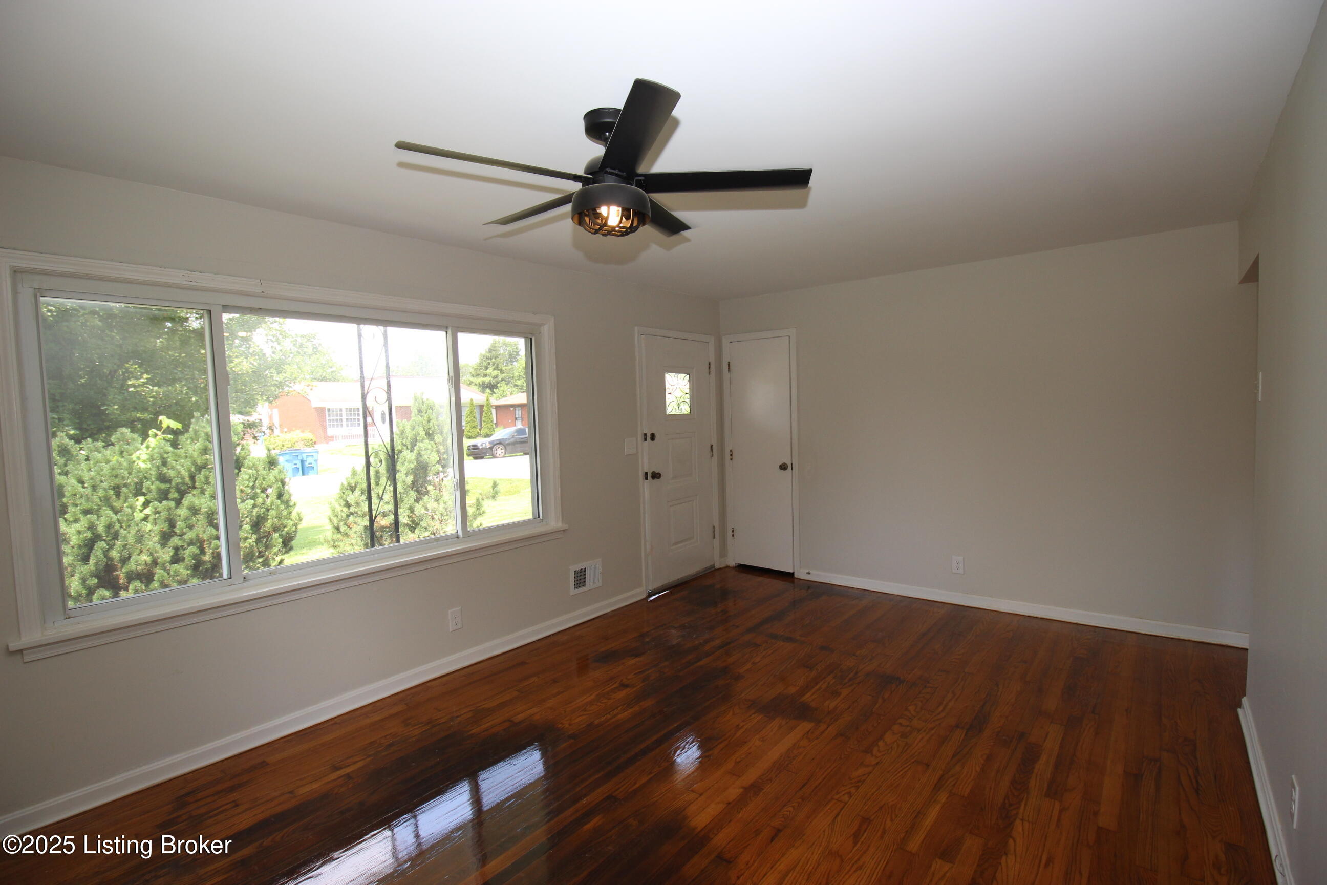 6111 Gloria Ln