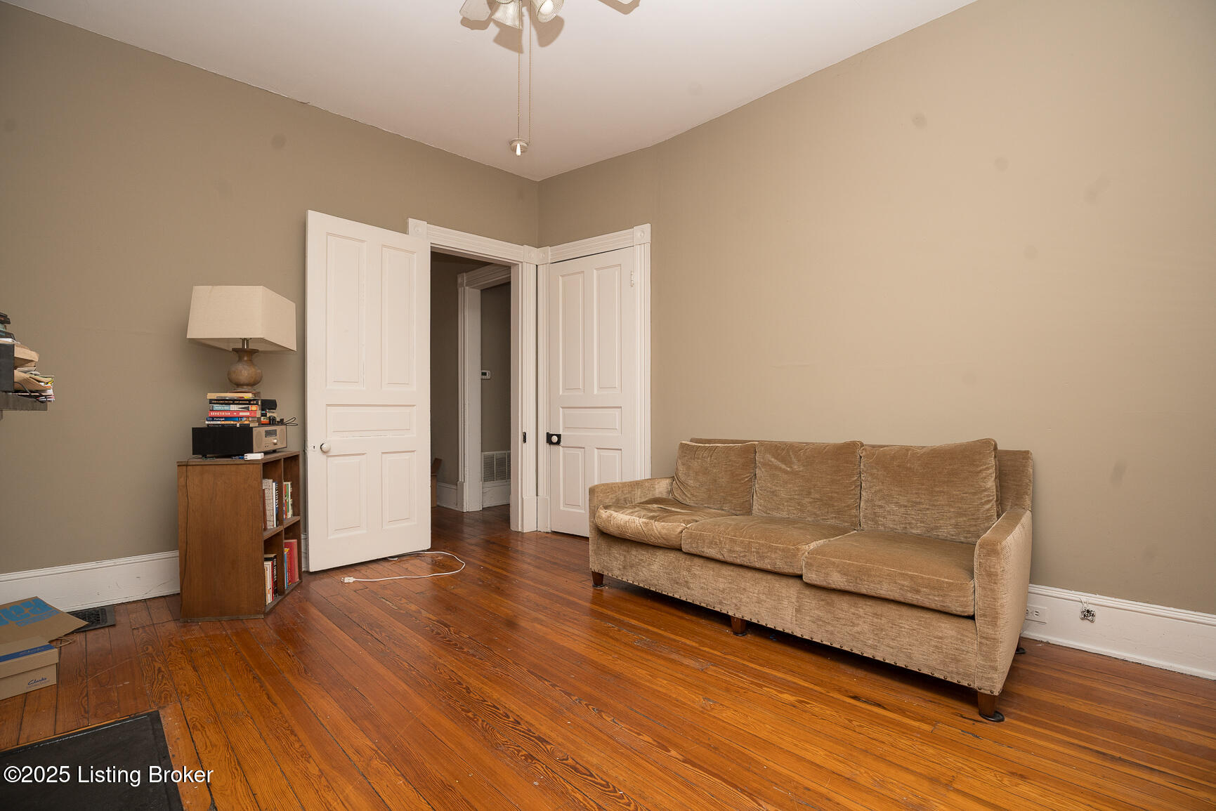 2120 Grinstead Dr