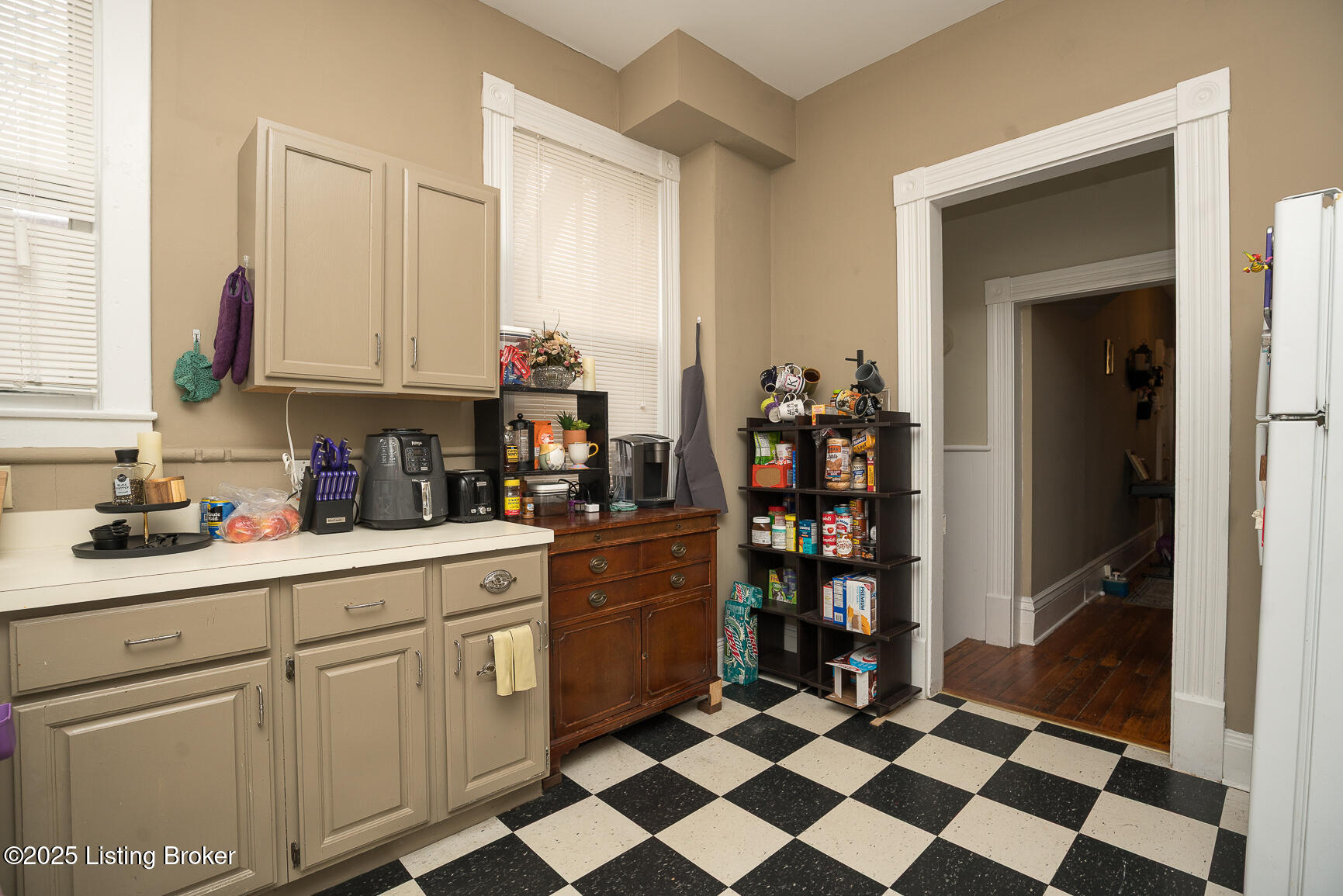 2120 Grinstead Dr