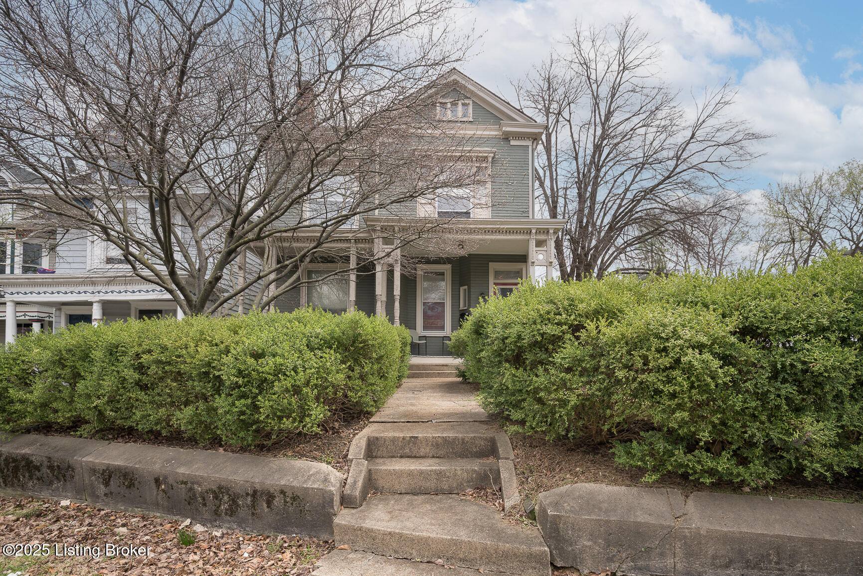 2120 Grinstead Dr