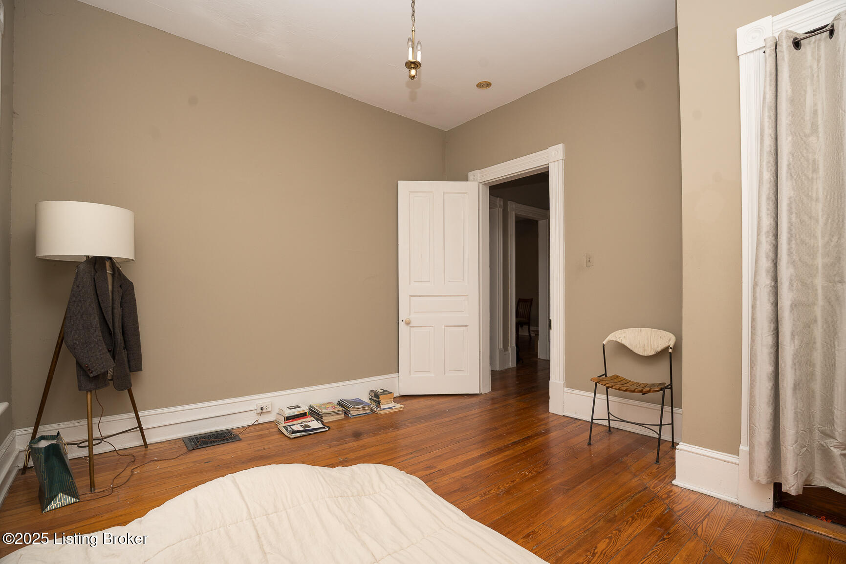 2120 Grinstead Dr