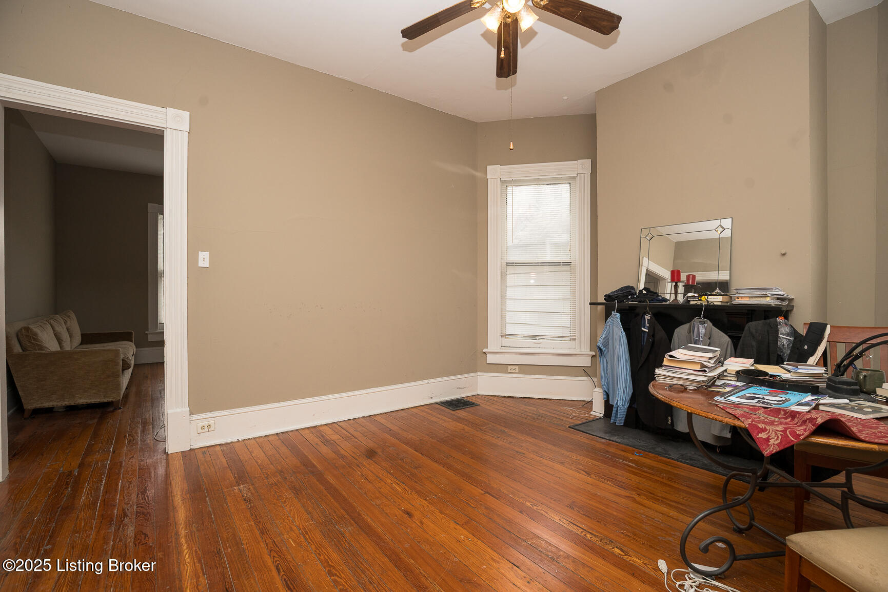 2120 Grinstead Dr