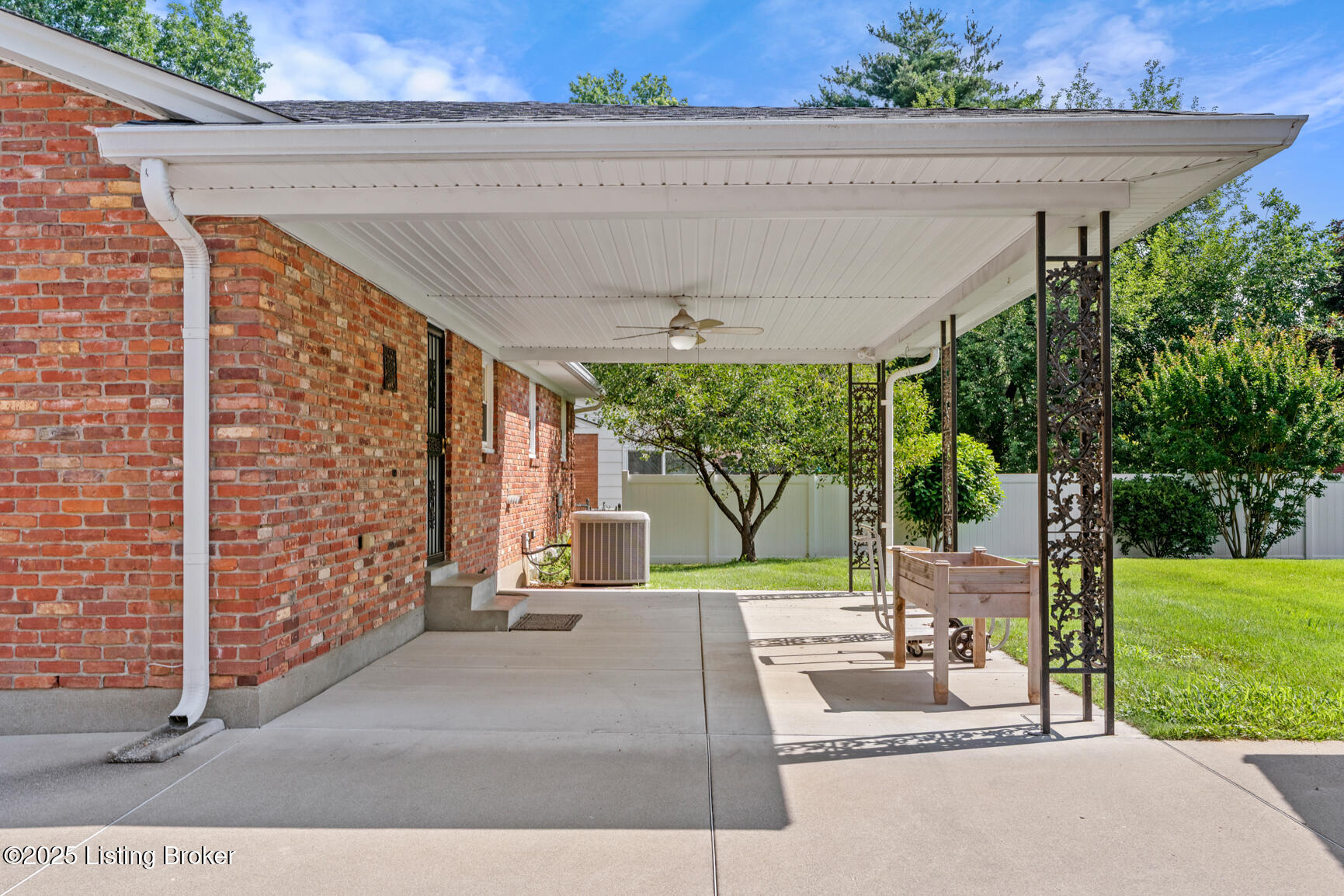 4011 White Plains Ct