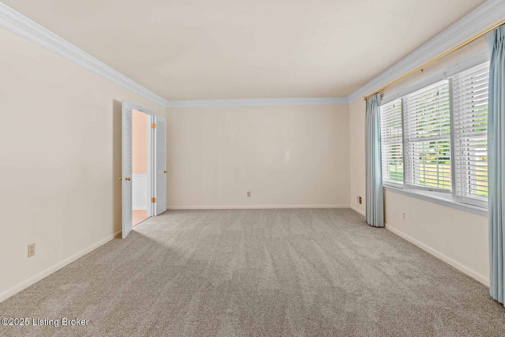 4011 White Plains Ct