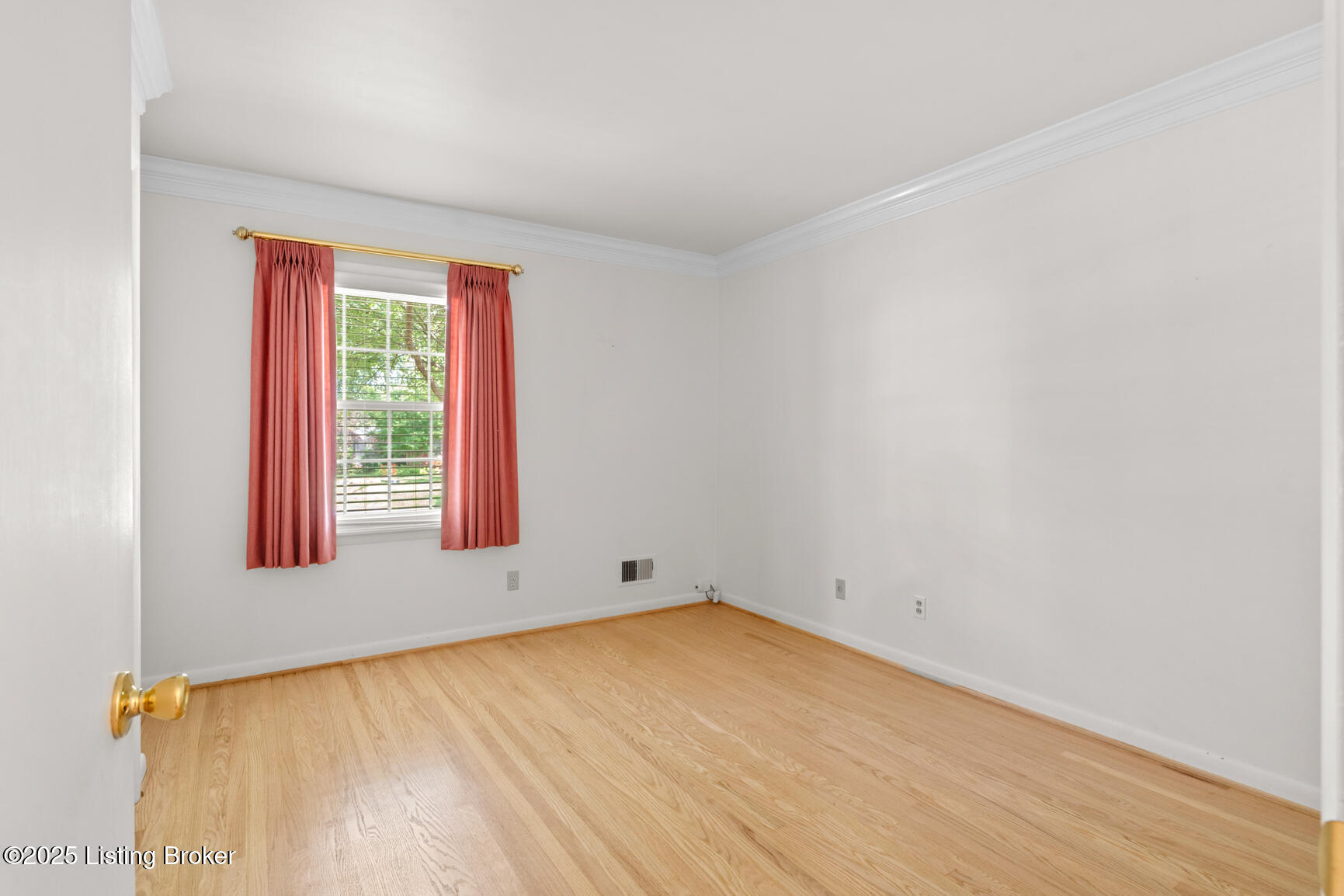 4011 White Plains Ct