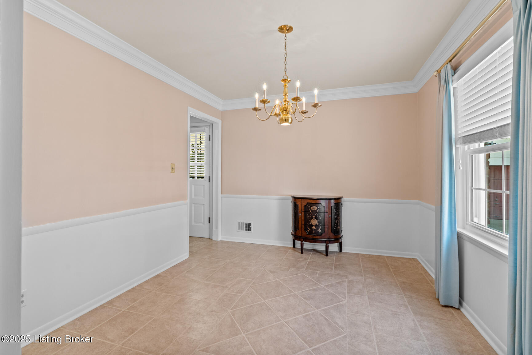 4011 White Plains Ct
