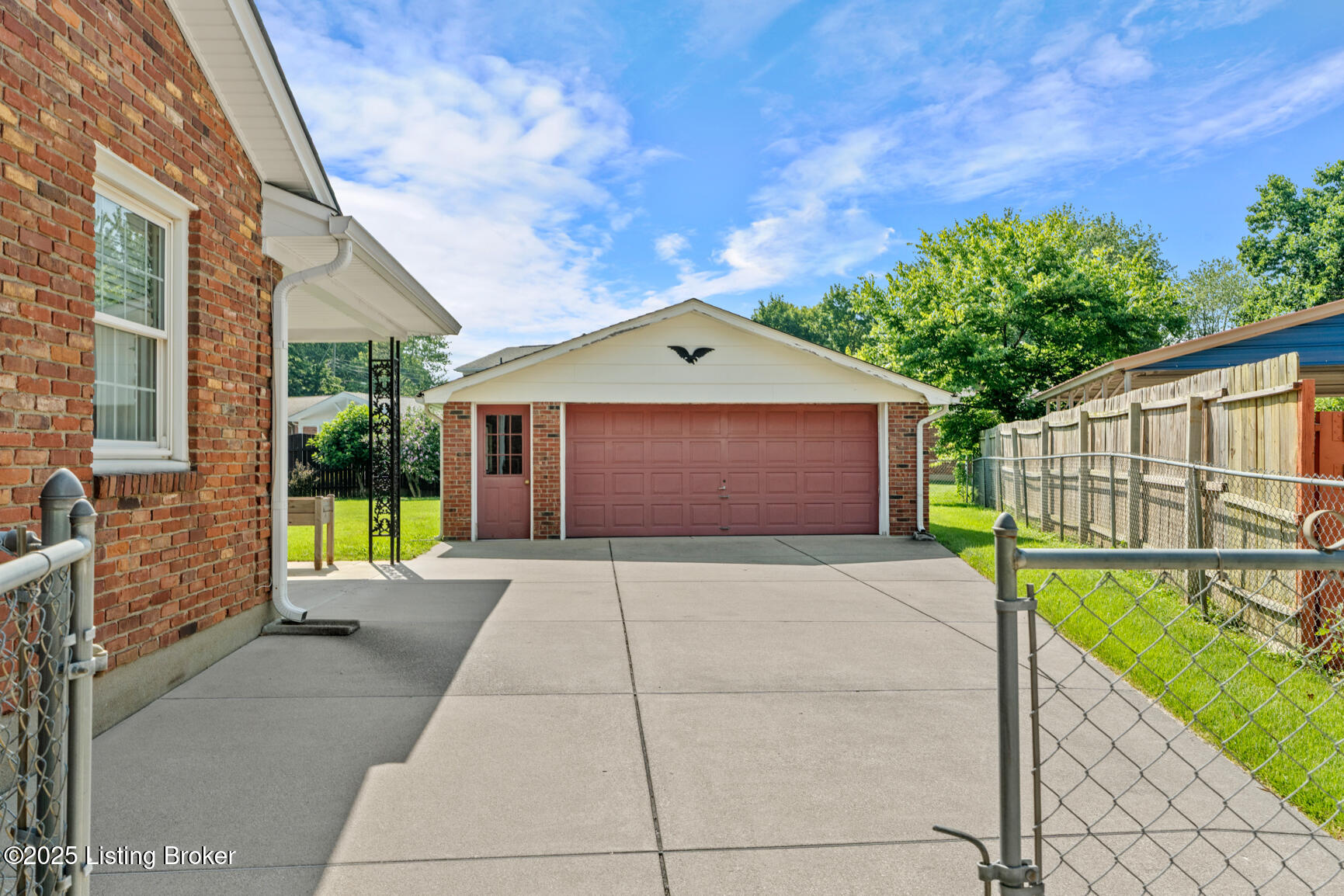 4011 White Plains Ct