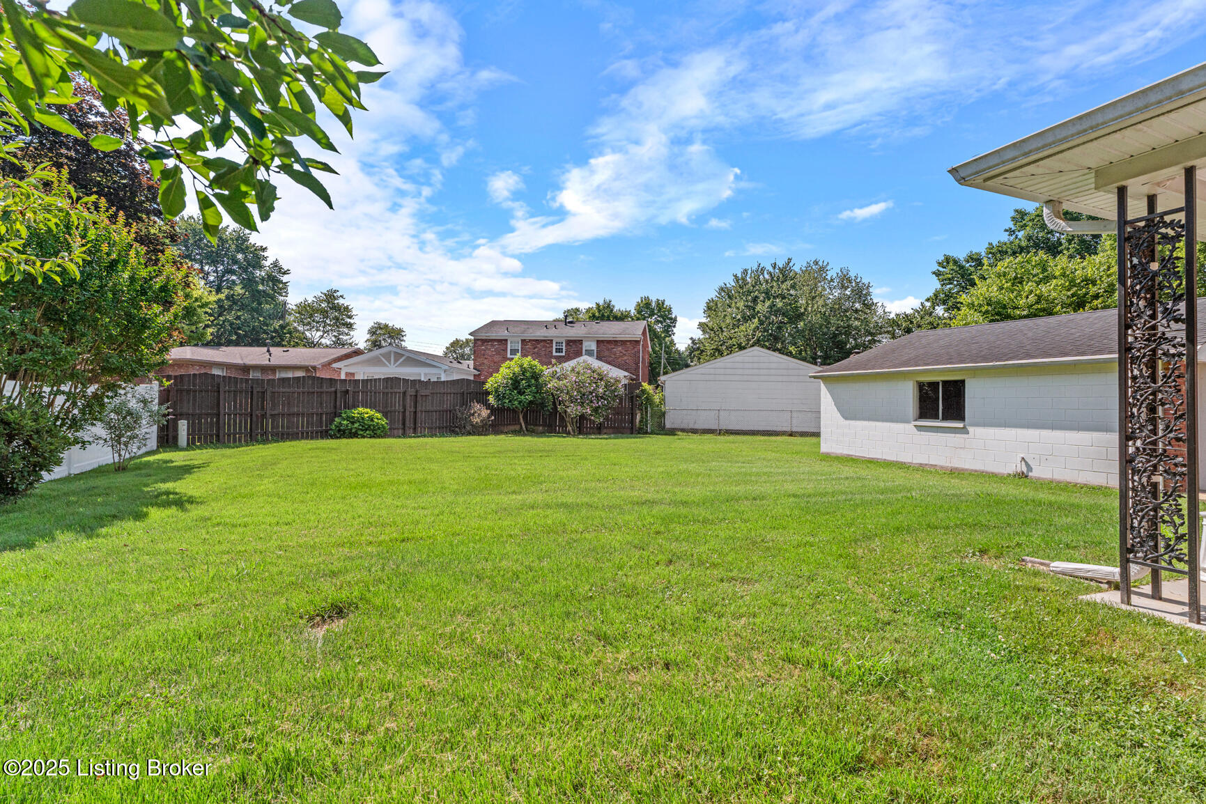 4011 White Plains Ct