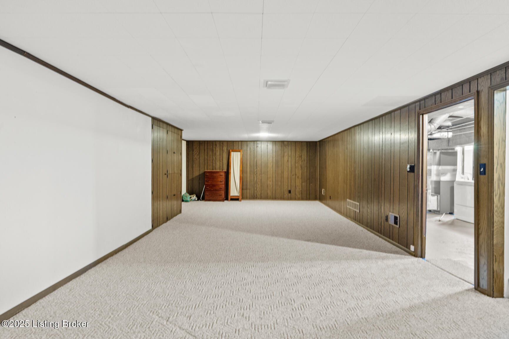 4011 White Plains Ct
