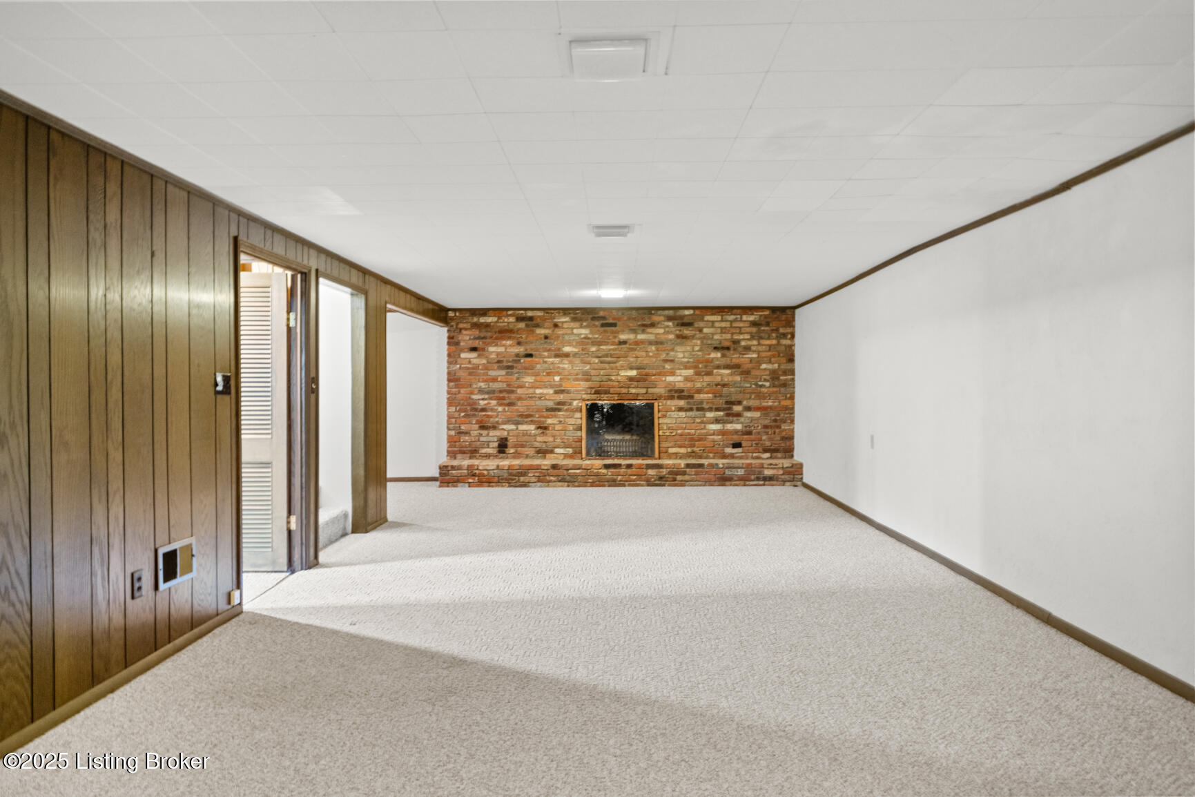 4011 White Plains Ct