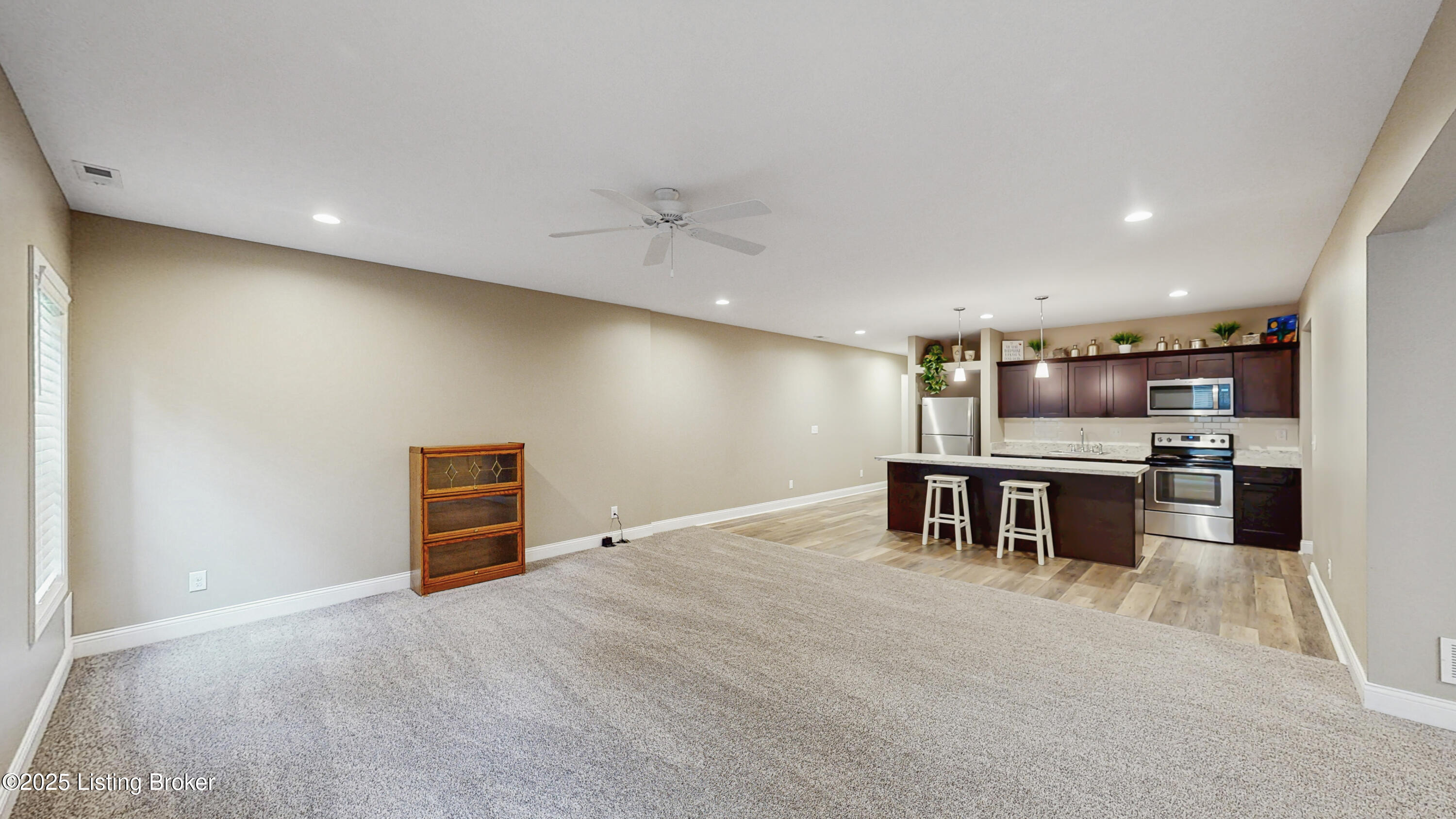 734 Dehart Ln