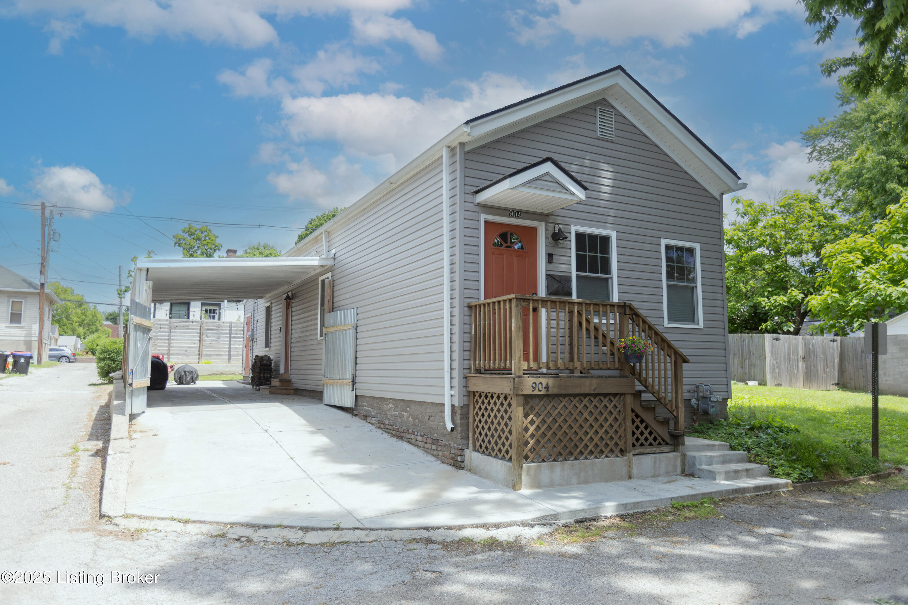 904 Schiller Ct