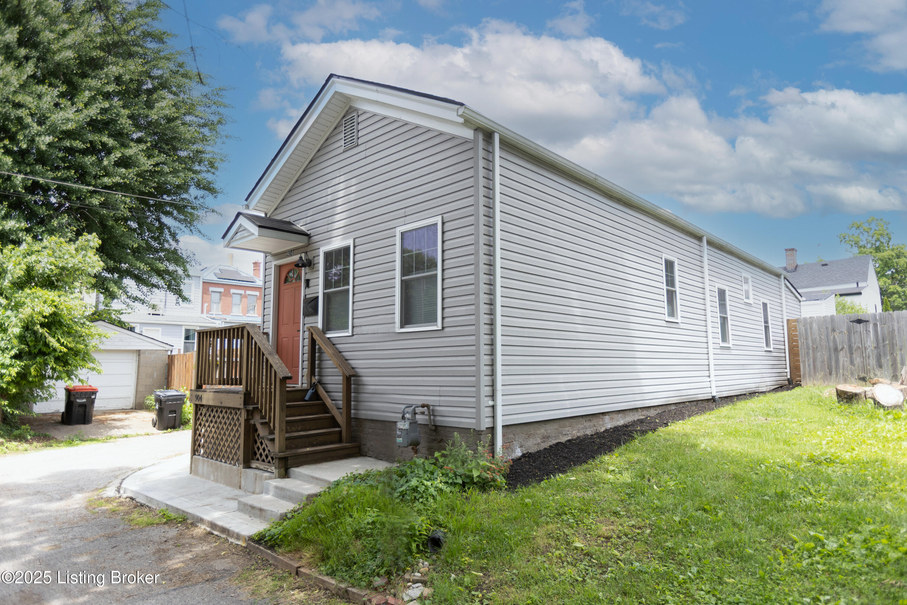 904 Schiller Ct