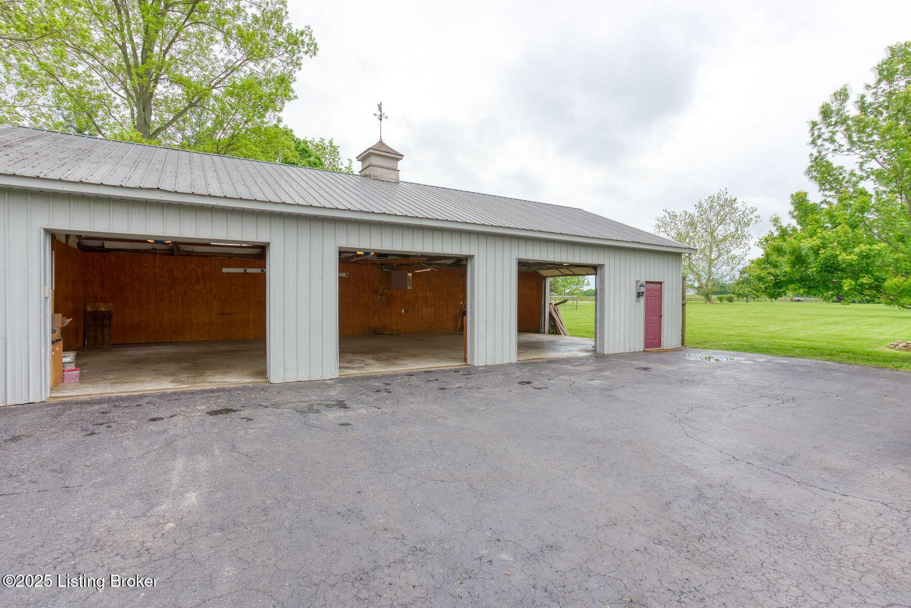 7200 W Hwy 42