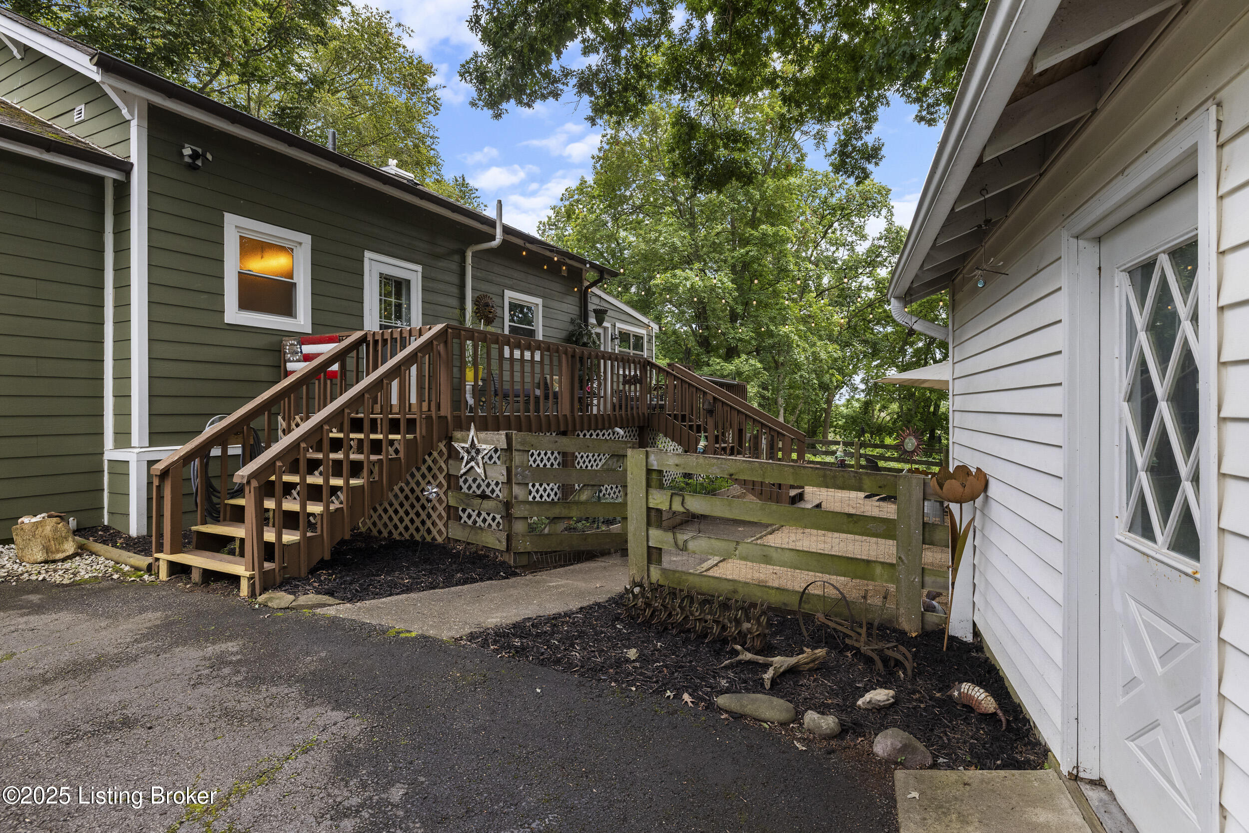 7816 Beechdale Rd