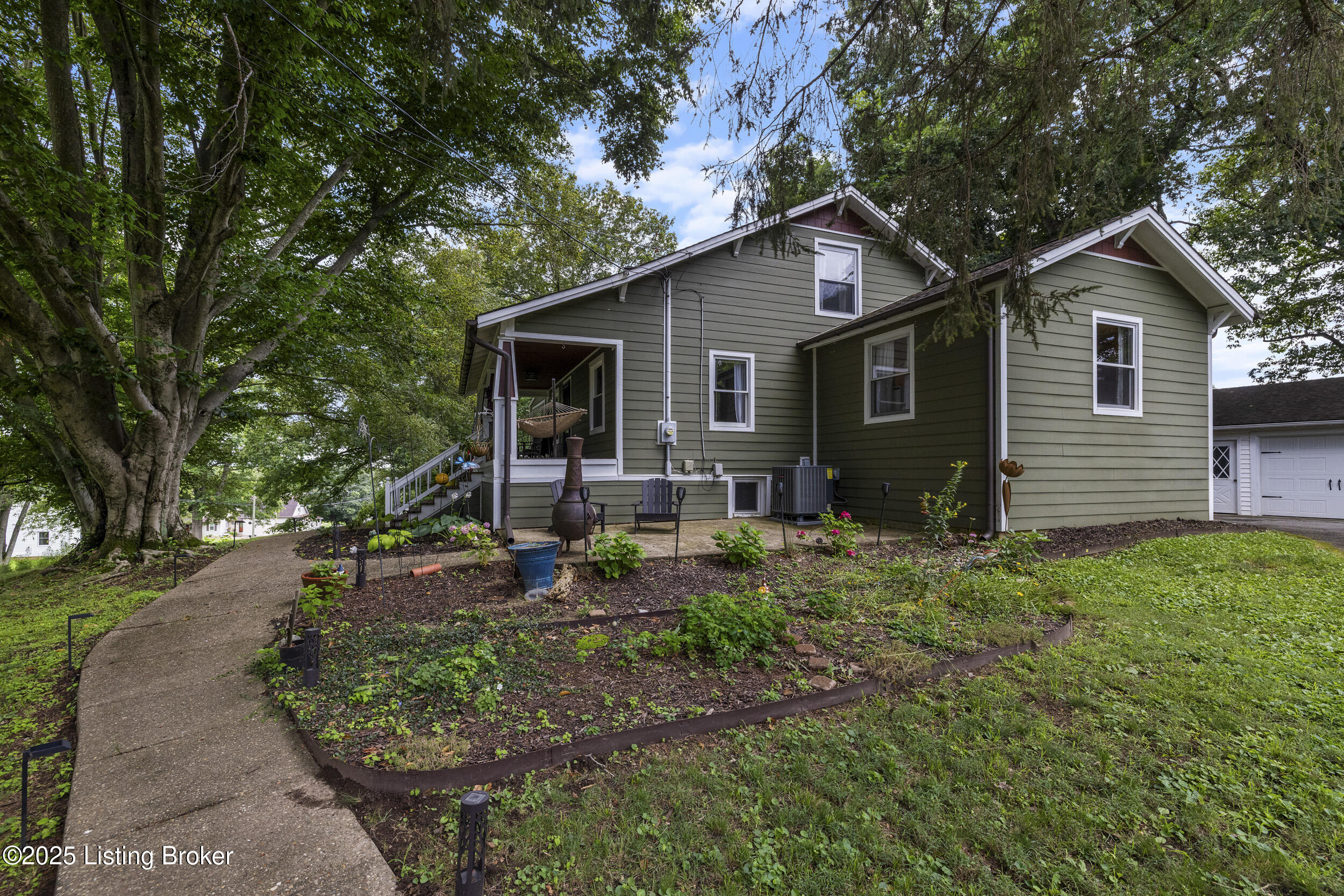 7816 Beechdale Rd