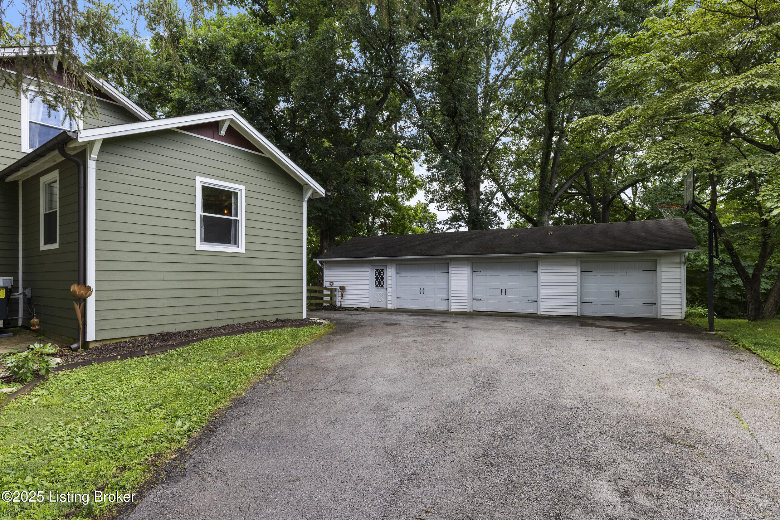 7816 Beechdale Rd