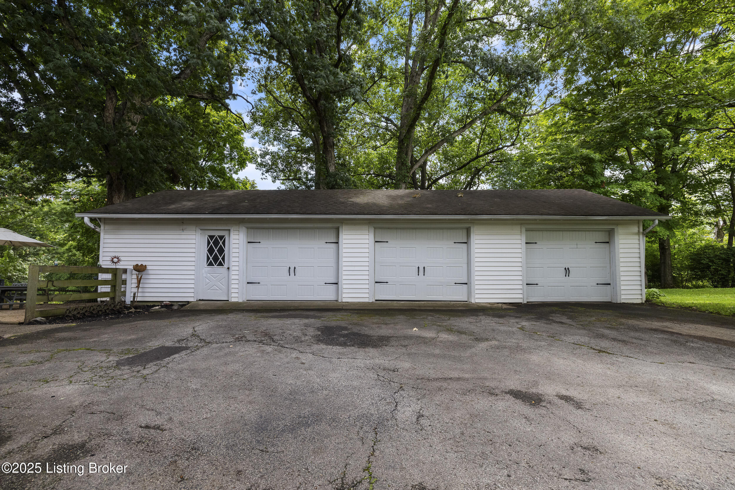 7816 Beechdale Rd