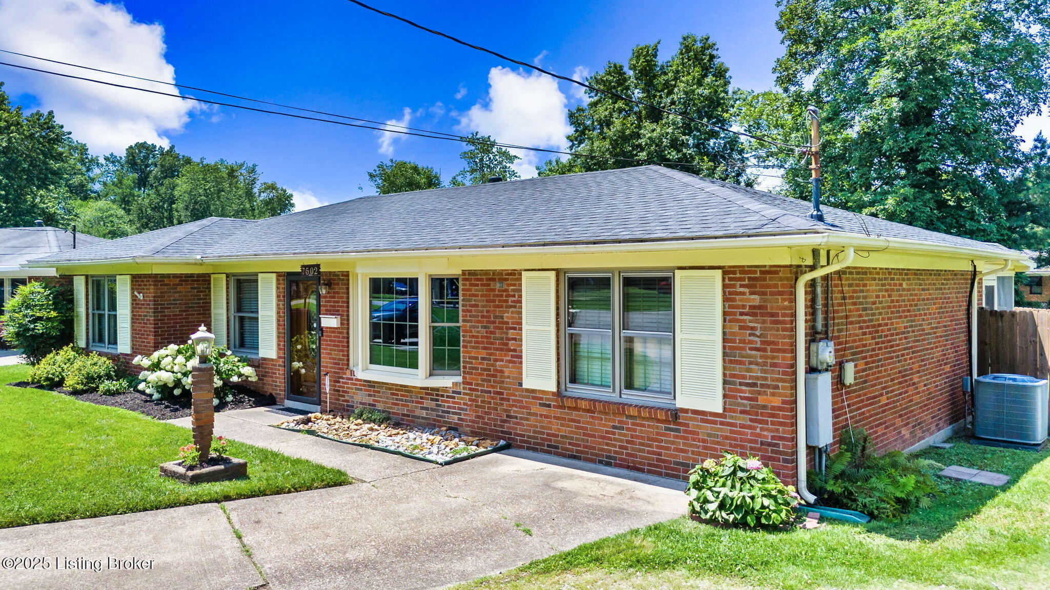 7502 Sam Ct