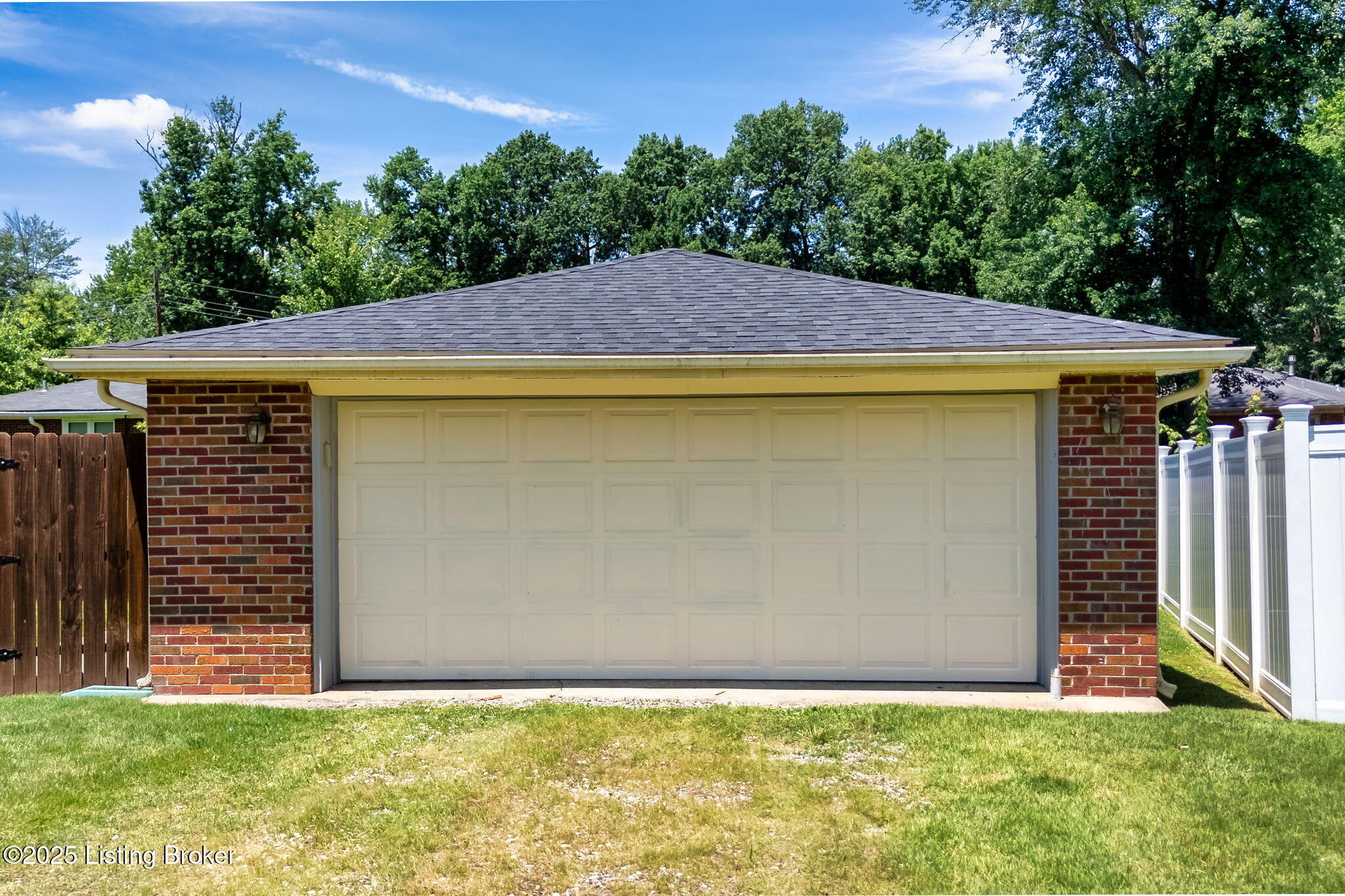 7502 Sam Ct