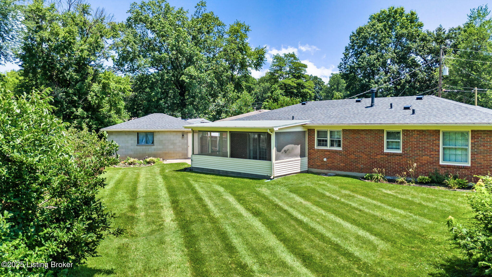 7502 Sam Ct