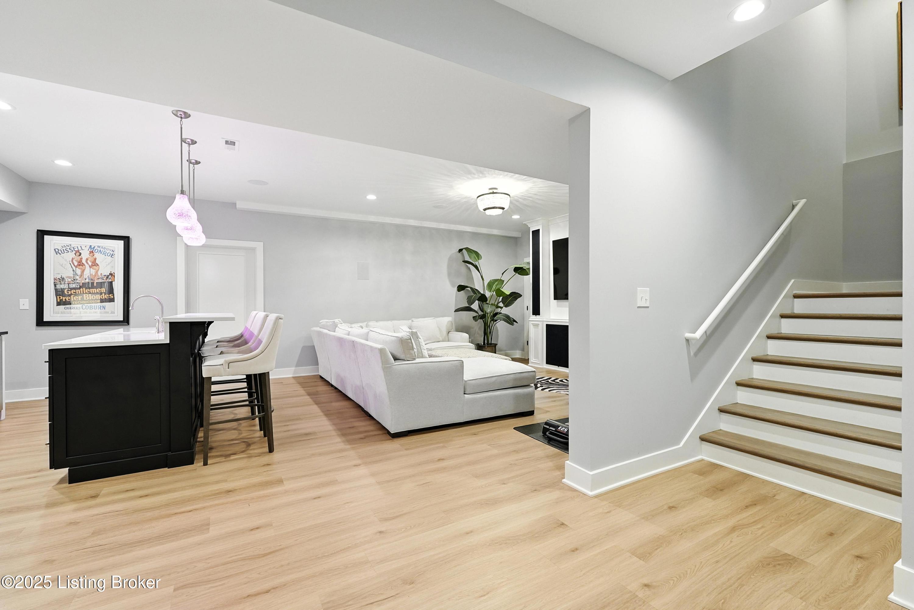 11303 Peppermint St