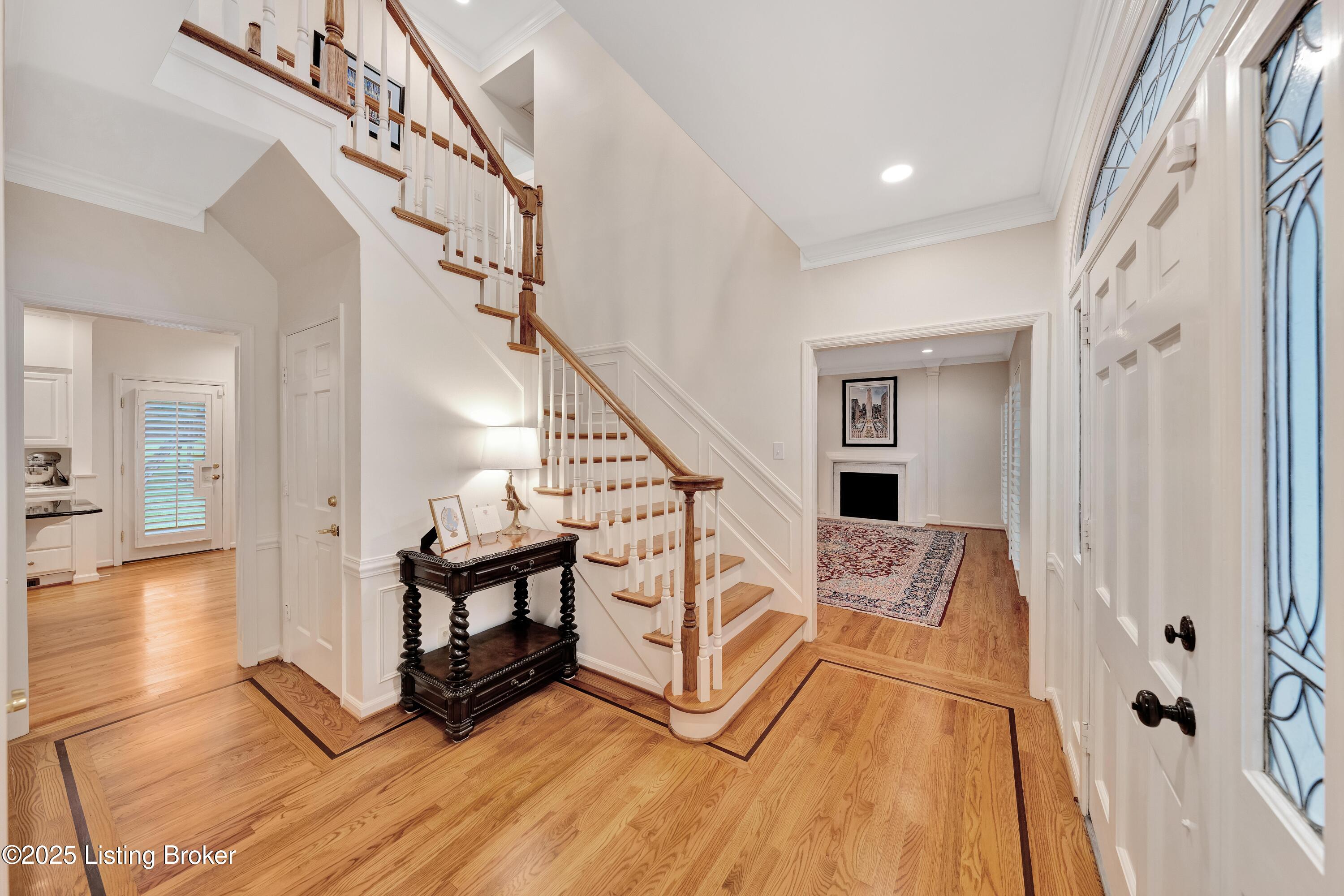 912 Albemarle Ct