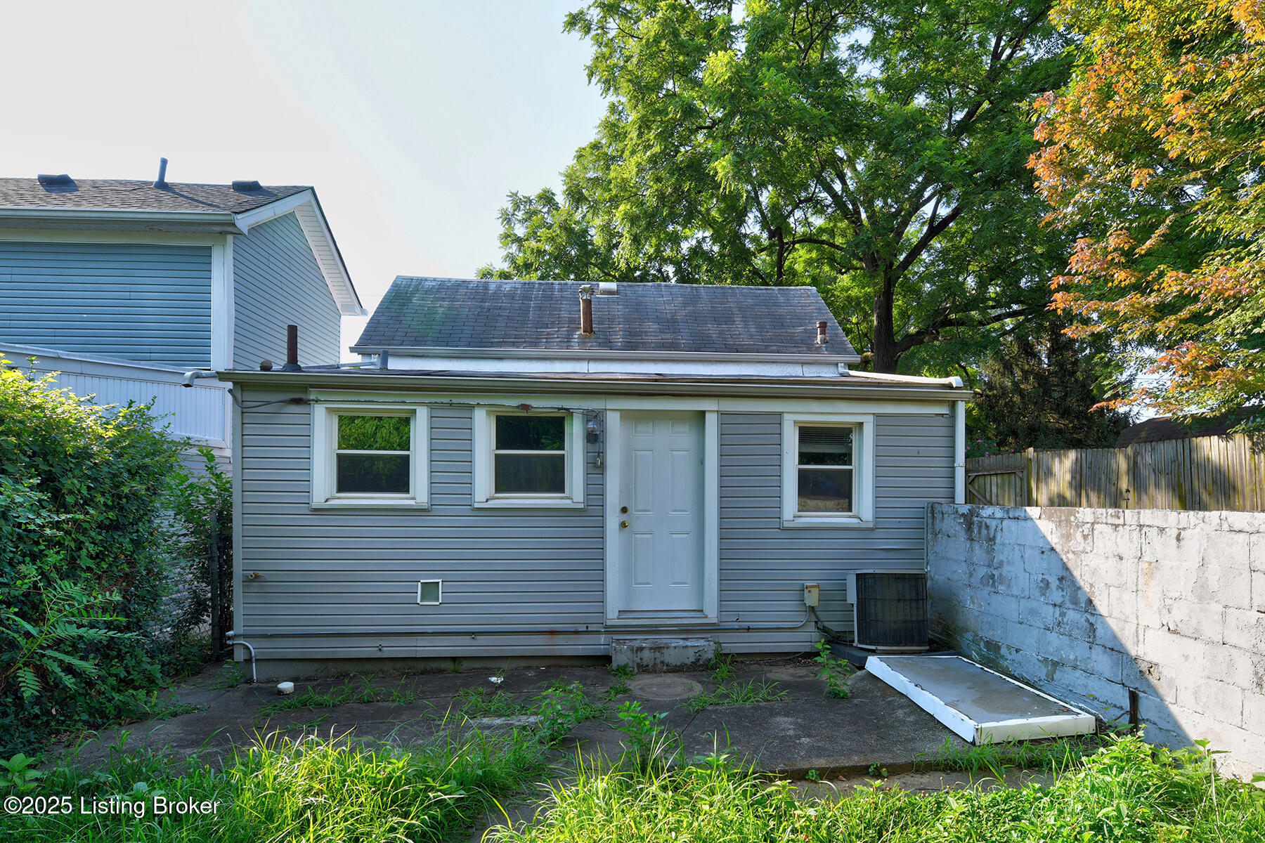 1316 Hoertz Ave