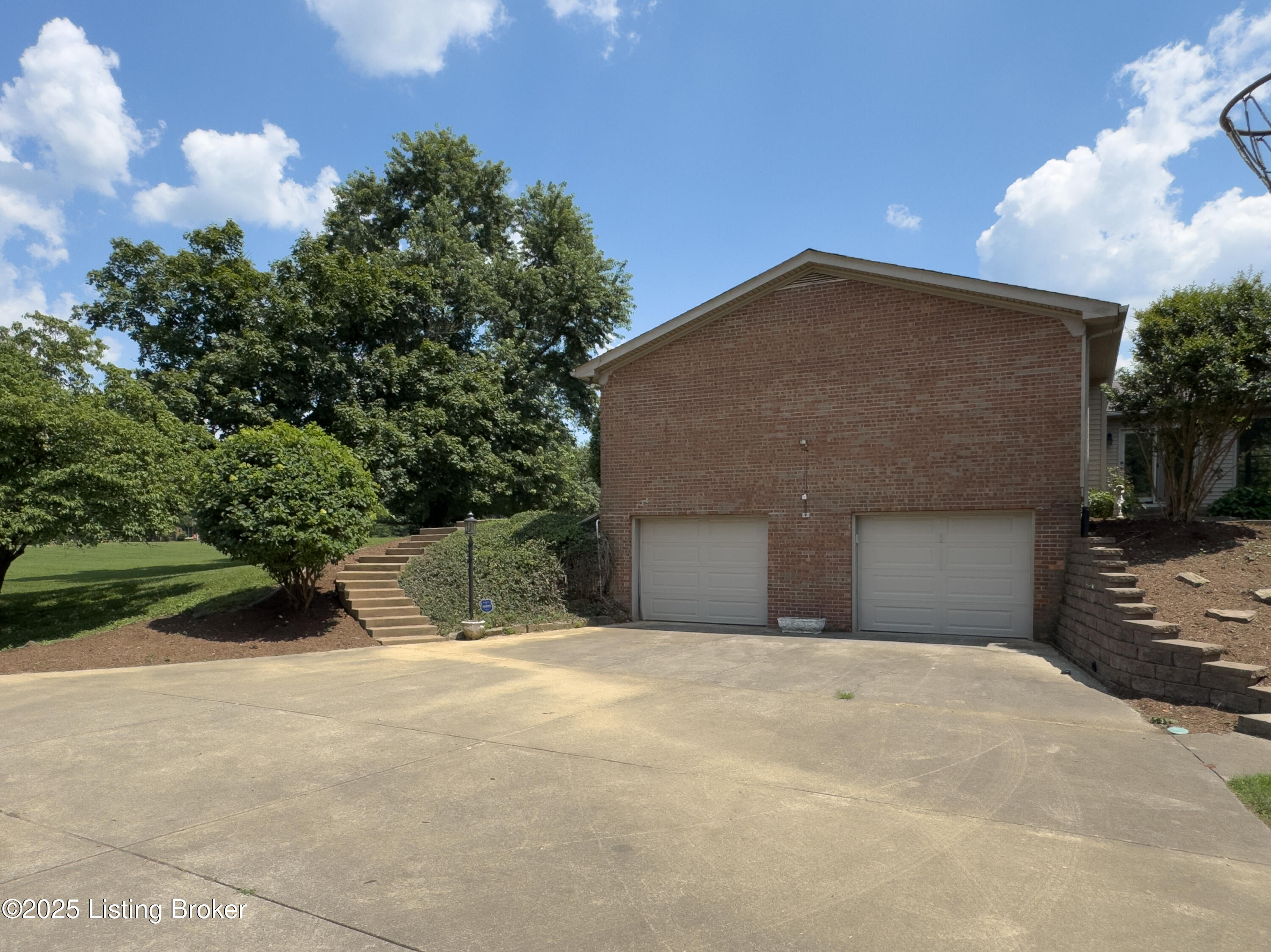 914 Peaceful Way