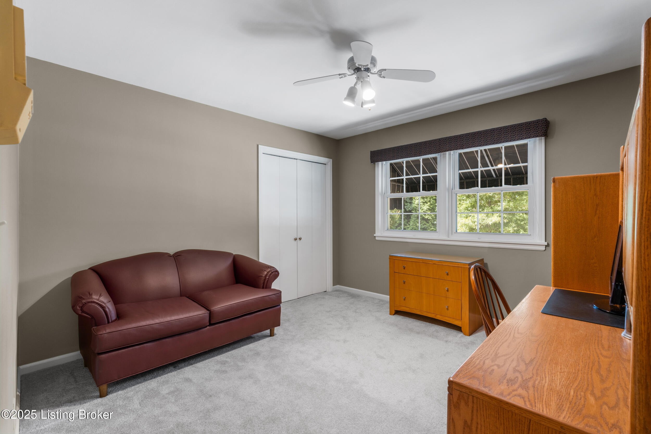 3012 Hayfield Dr