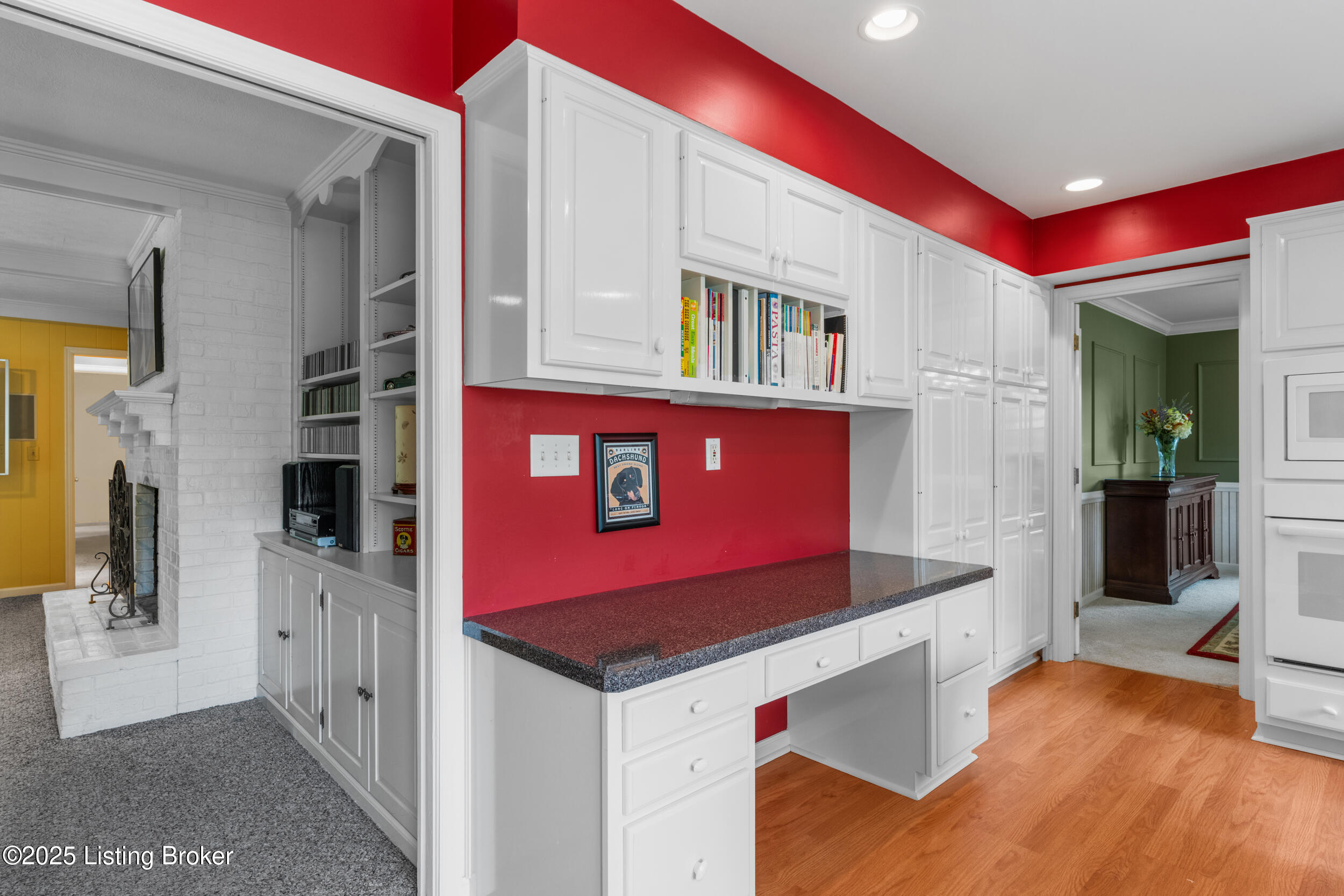 3012 Hayfield Dr