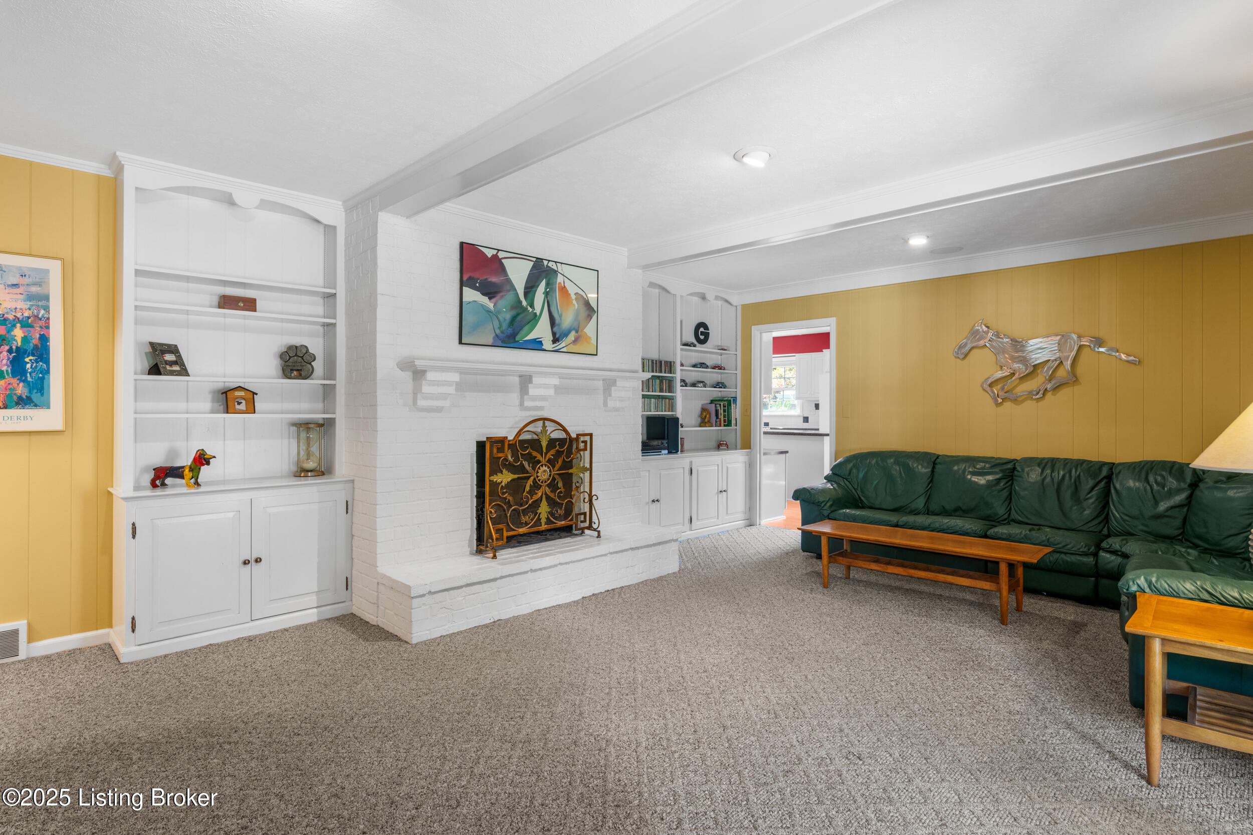 3012 Hayfield Dr