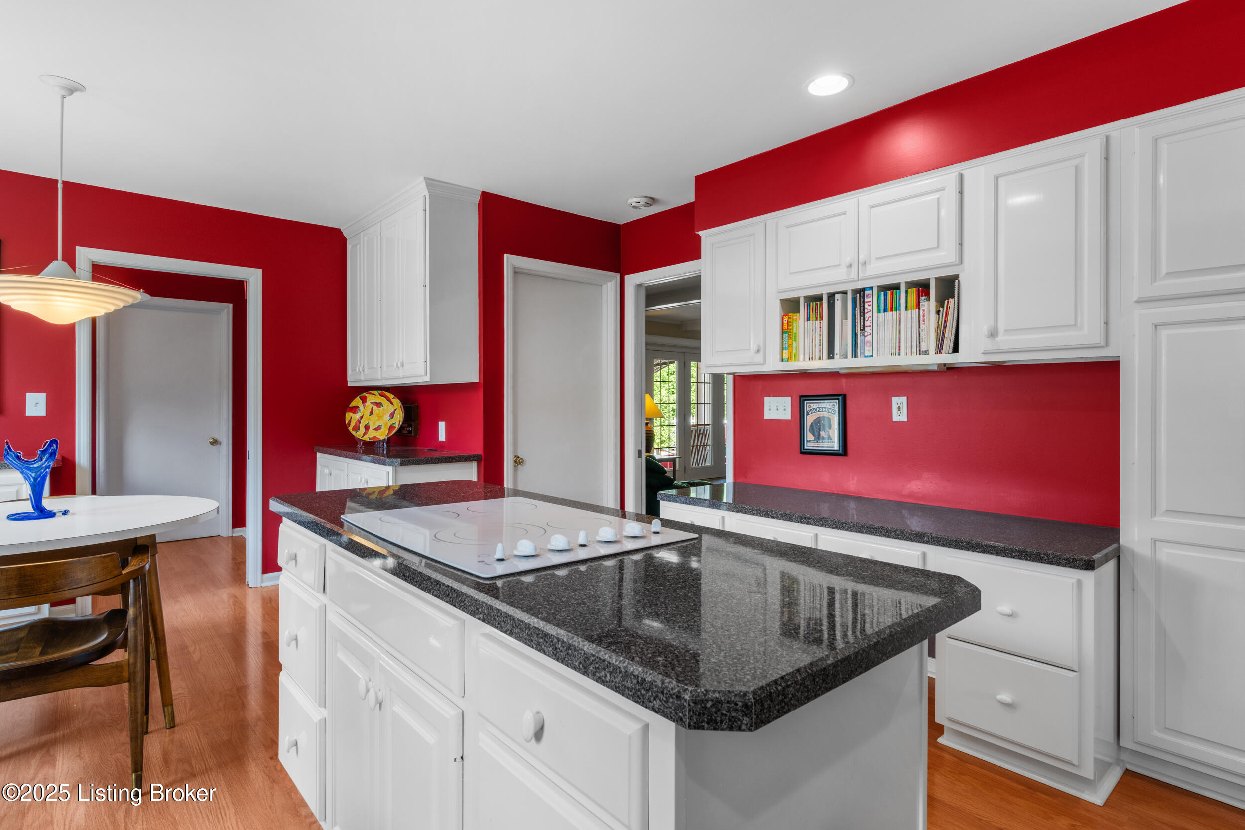3012 Hayfield Dr