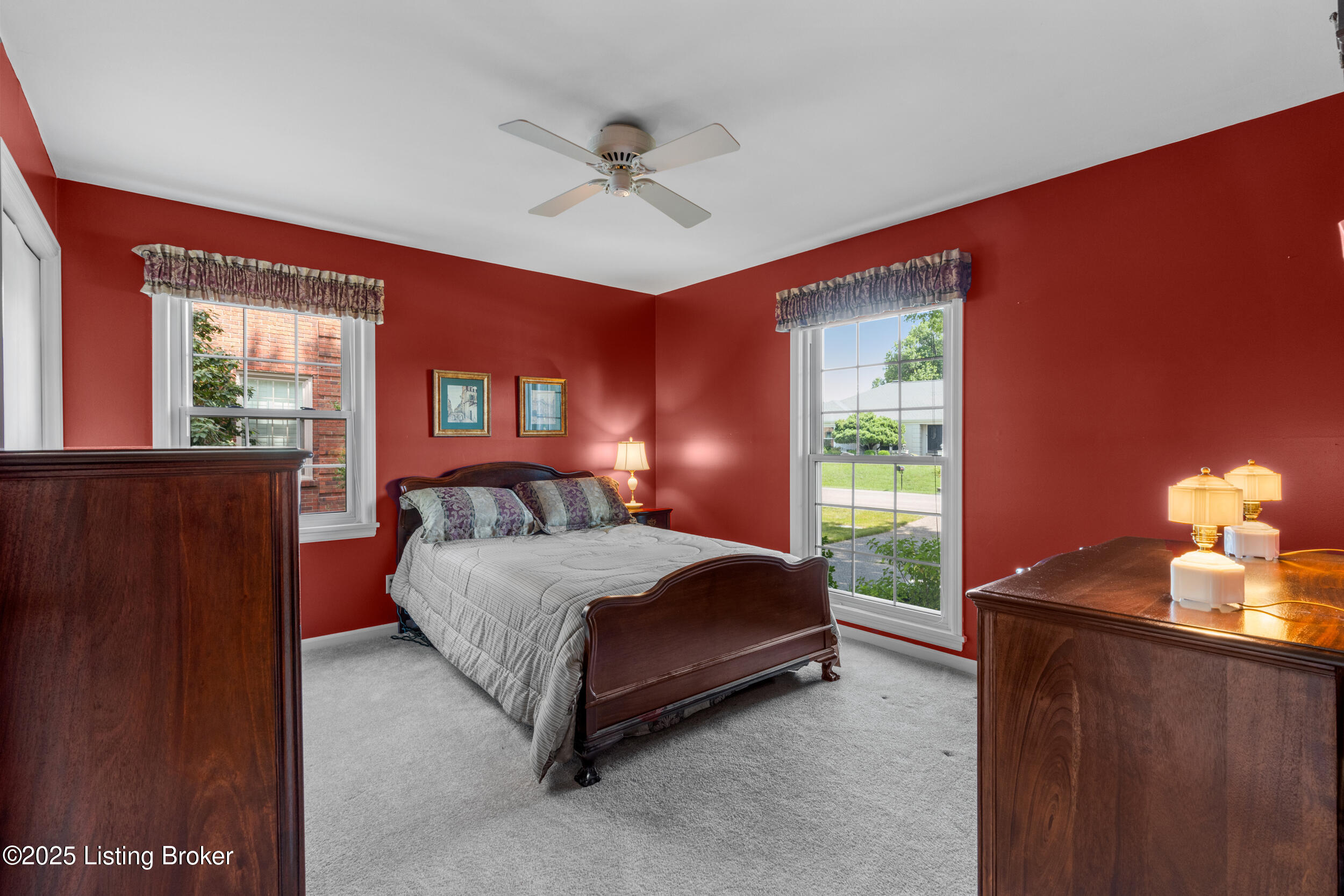3012 Hayfield Dr