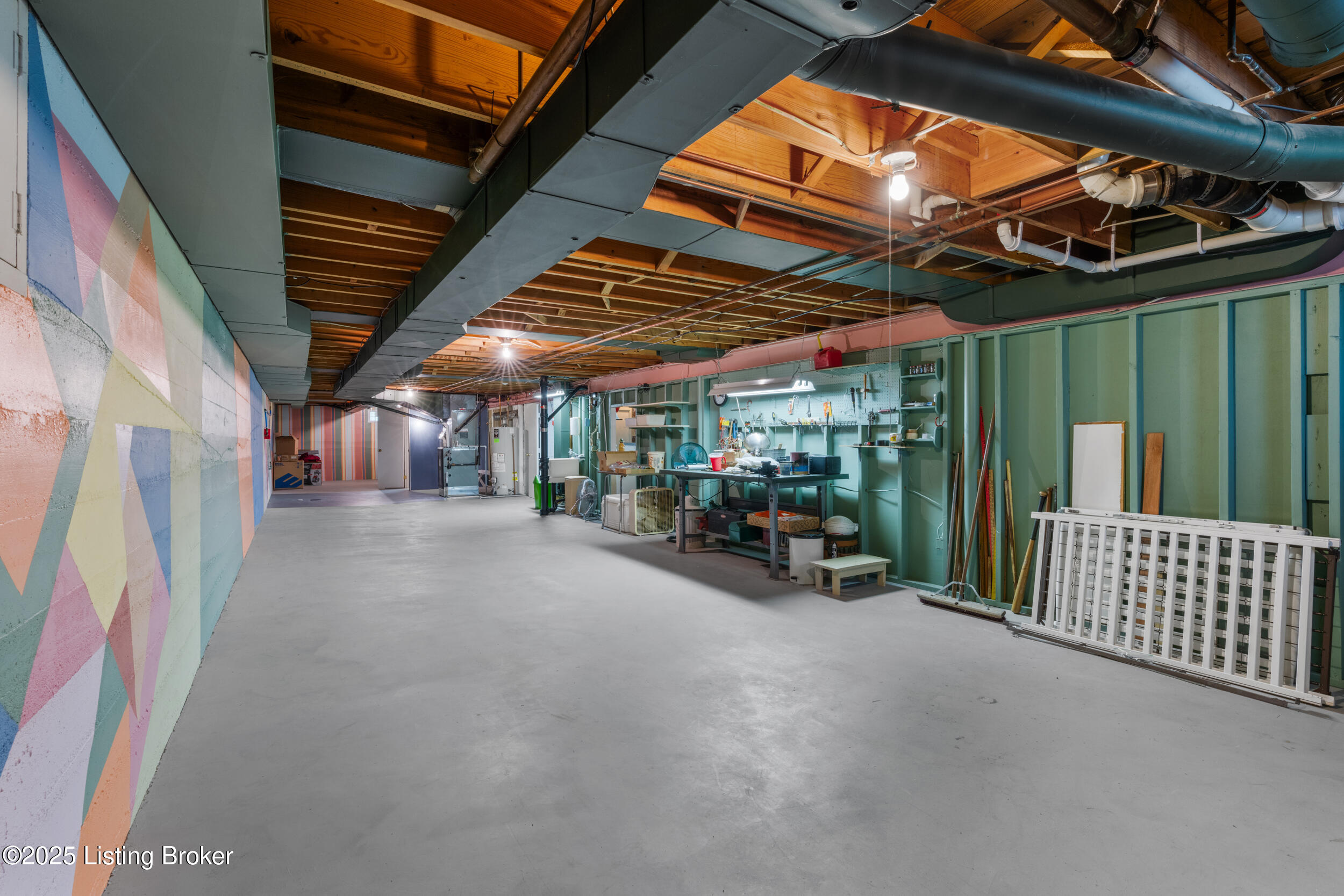 3012 Hayfield Dr