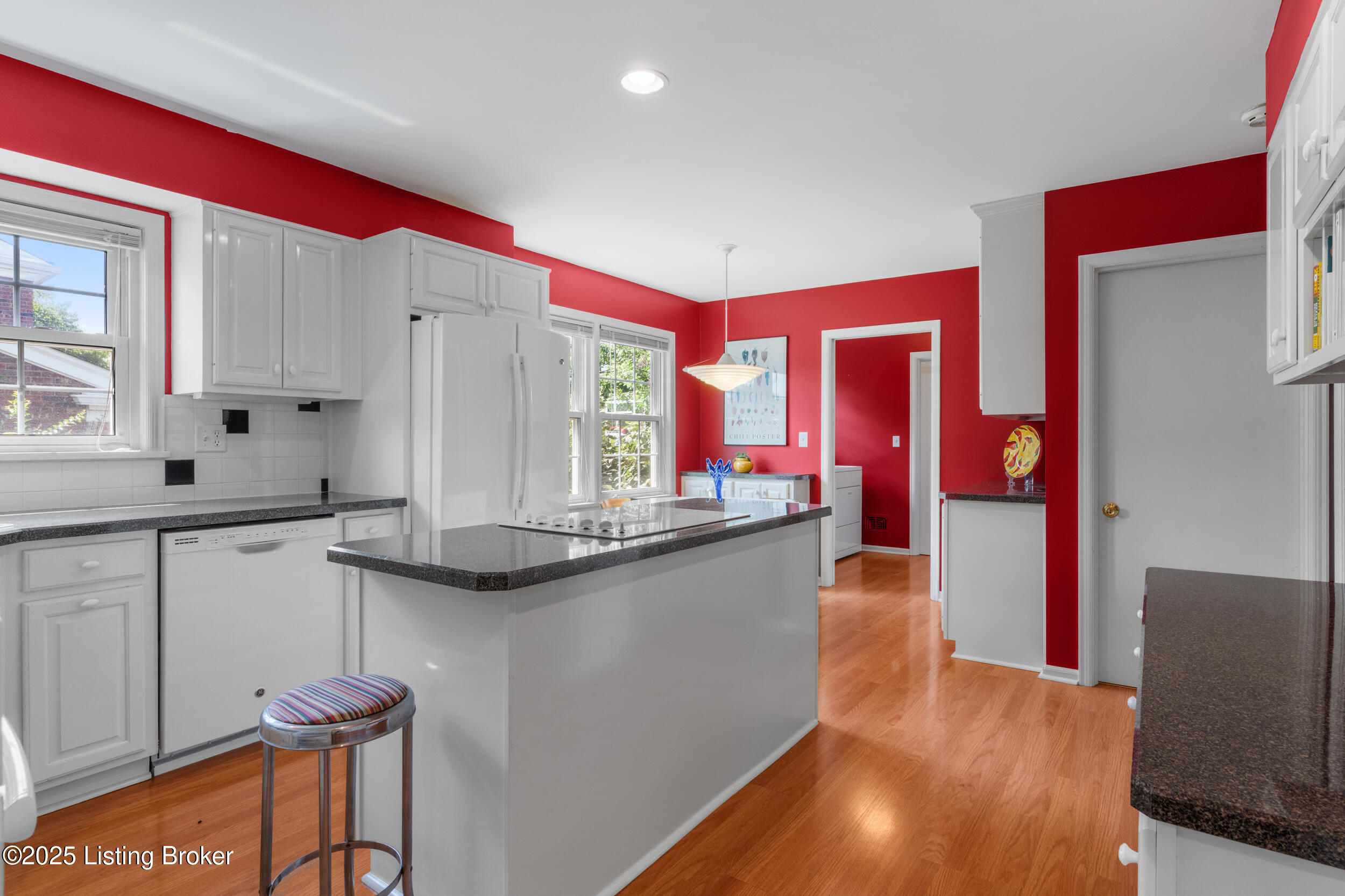 3012 Hayfield Dr