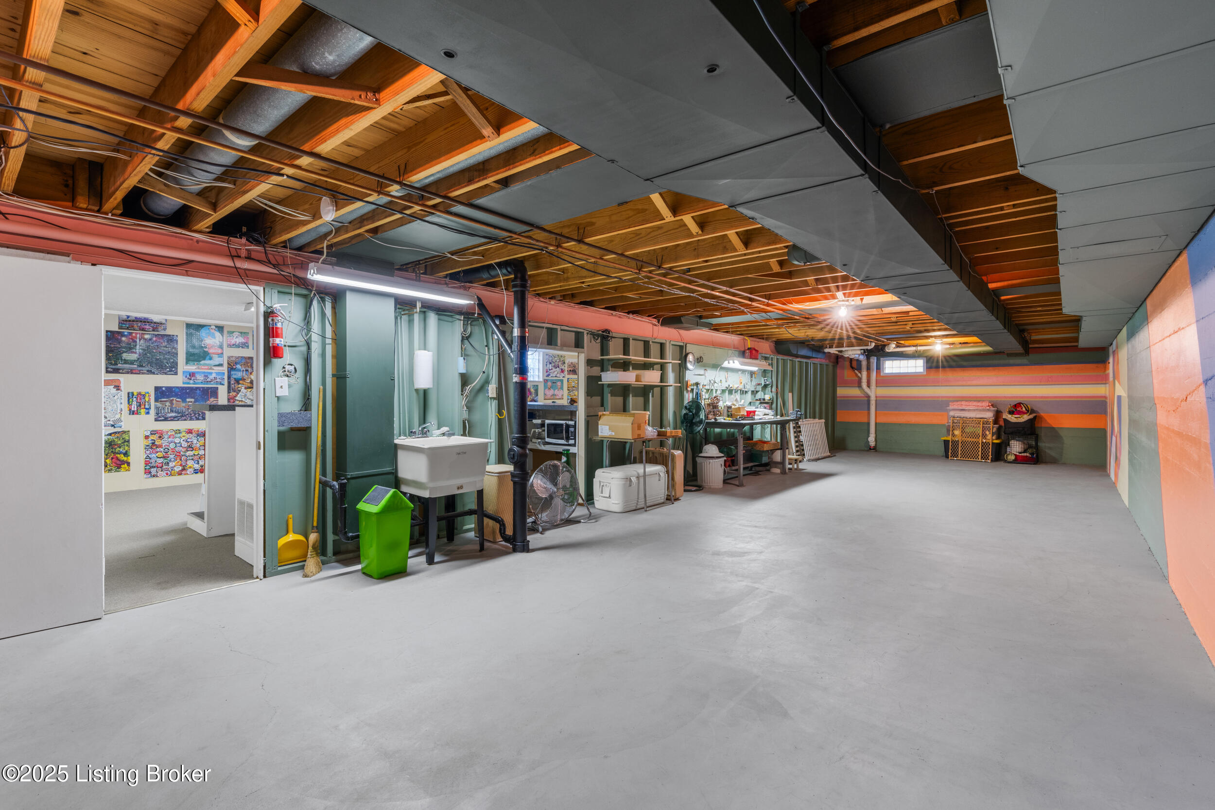 3012 Hayfield Dr