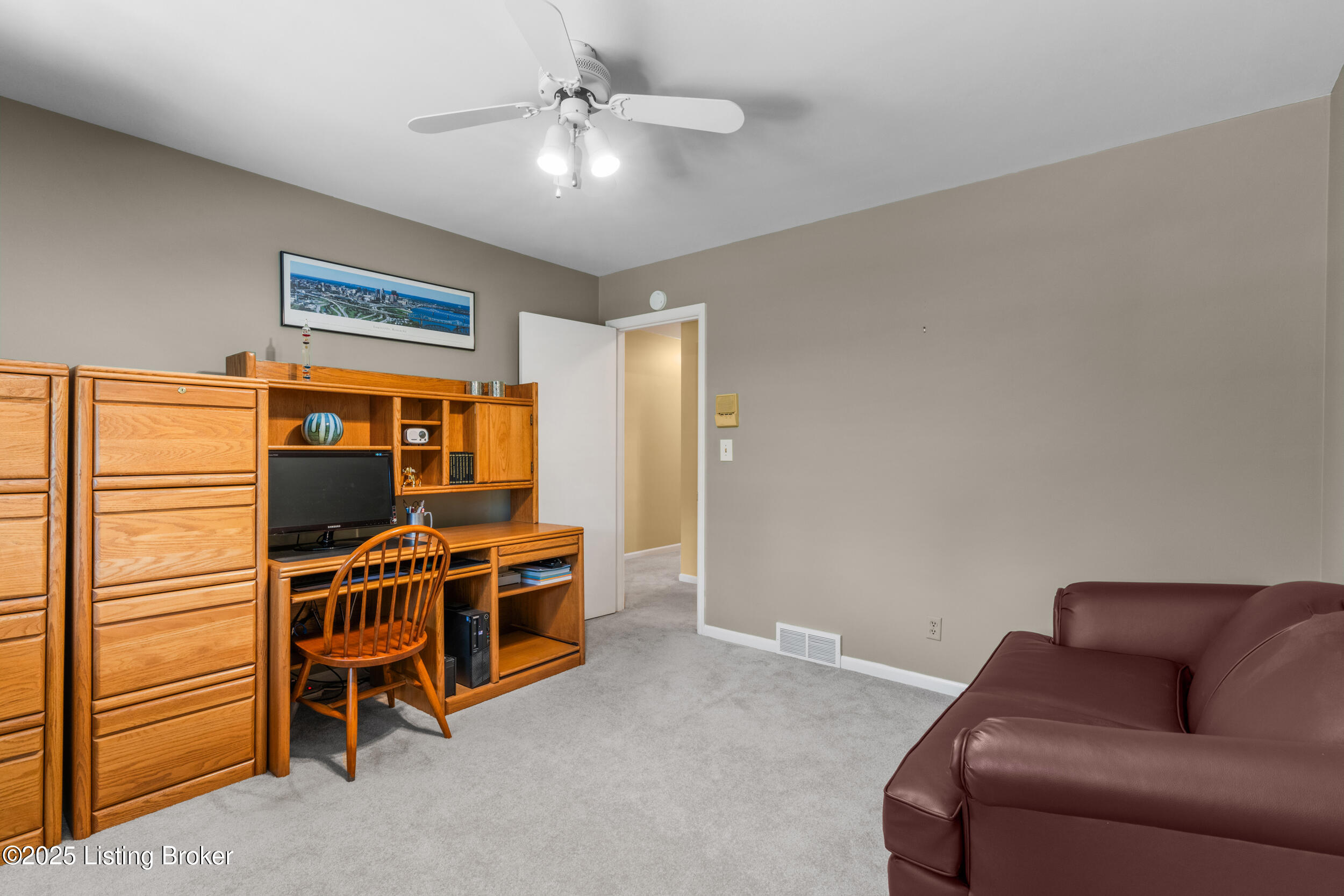 3012 Hayfield Dr