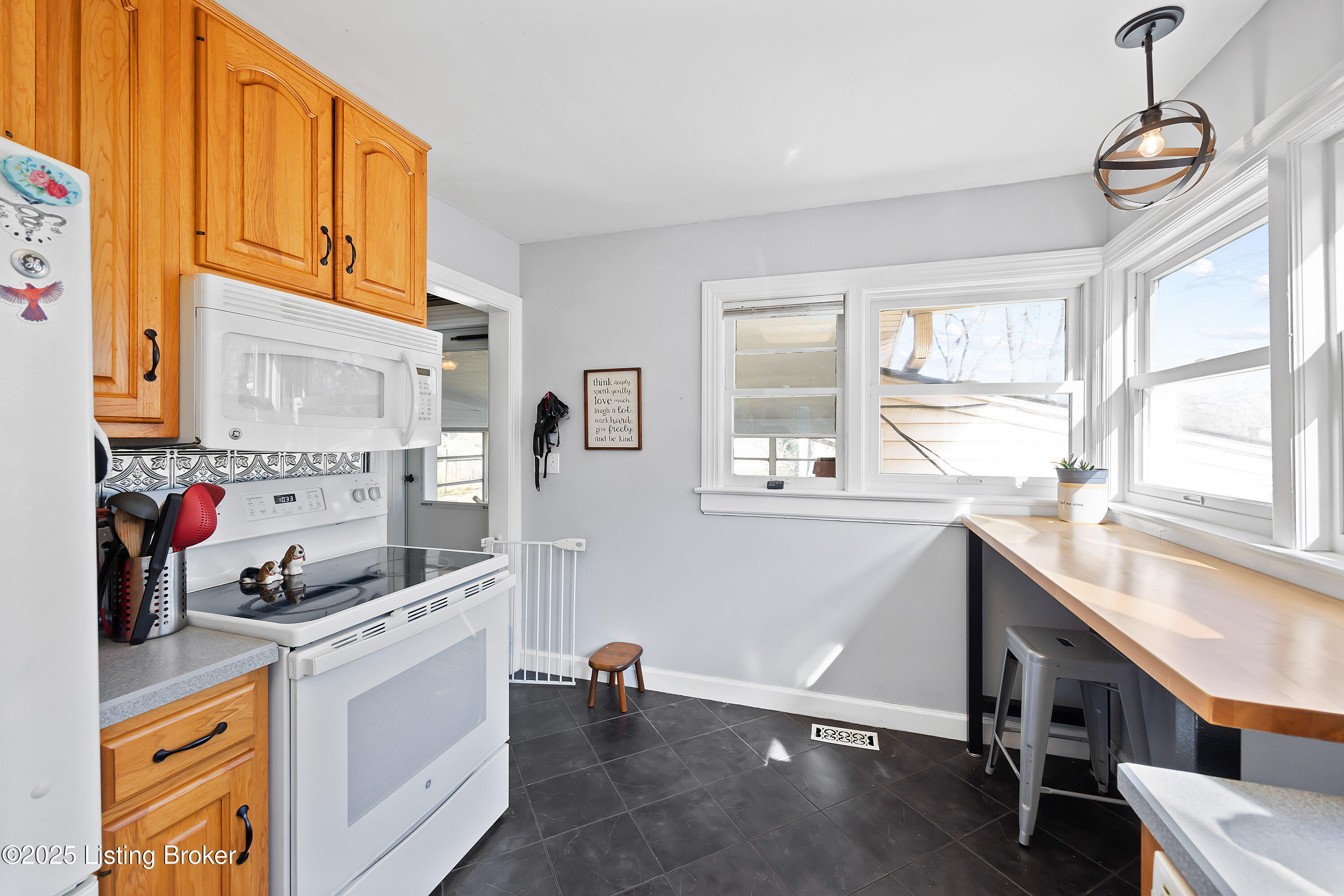 17 Denham Rd