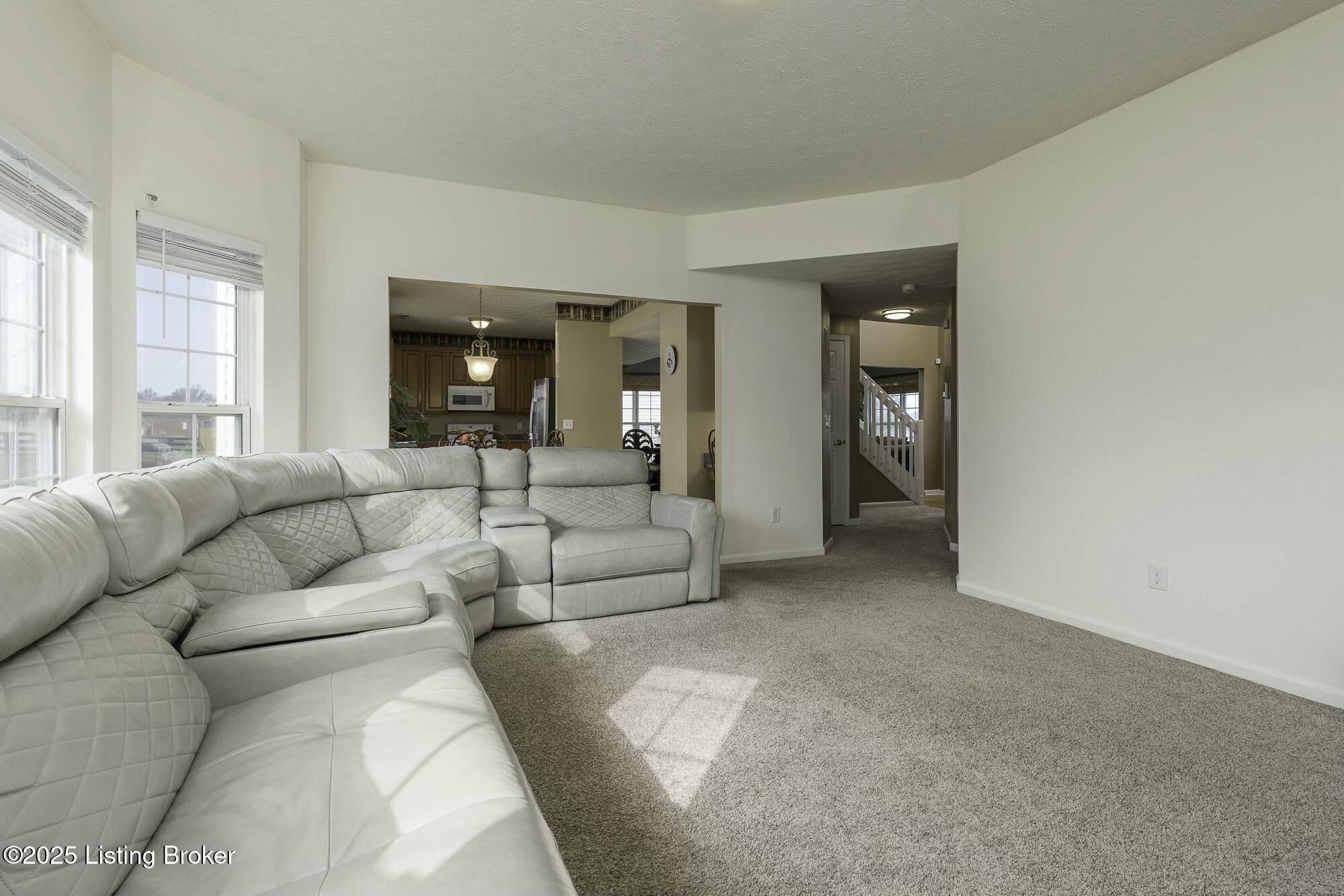 5928 Saddle Blanket Dr