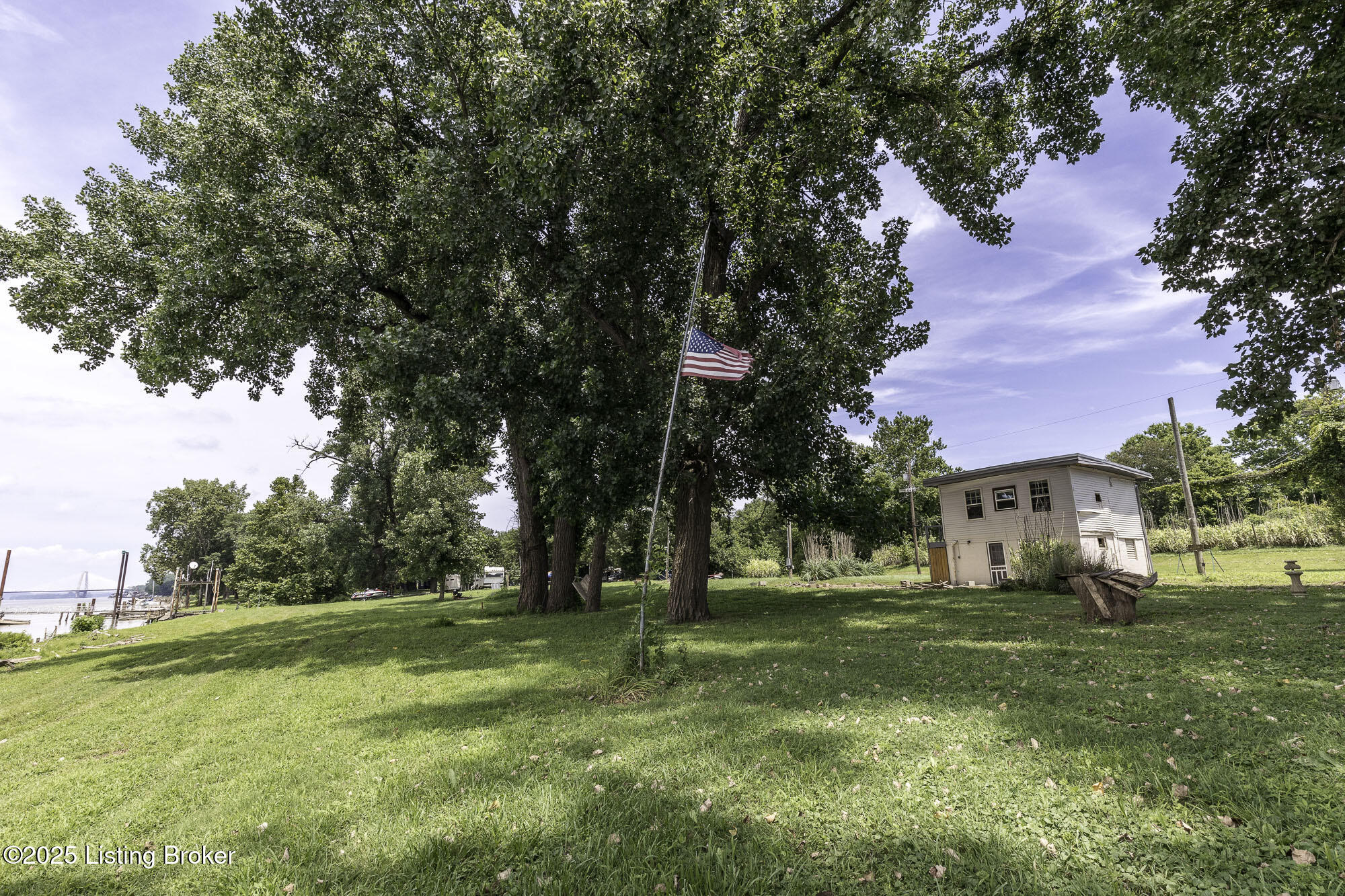 5209 River Rd