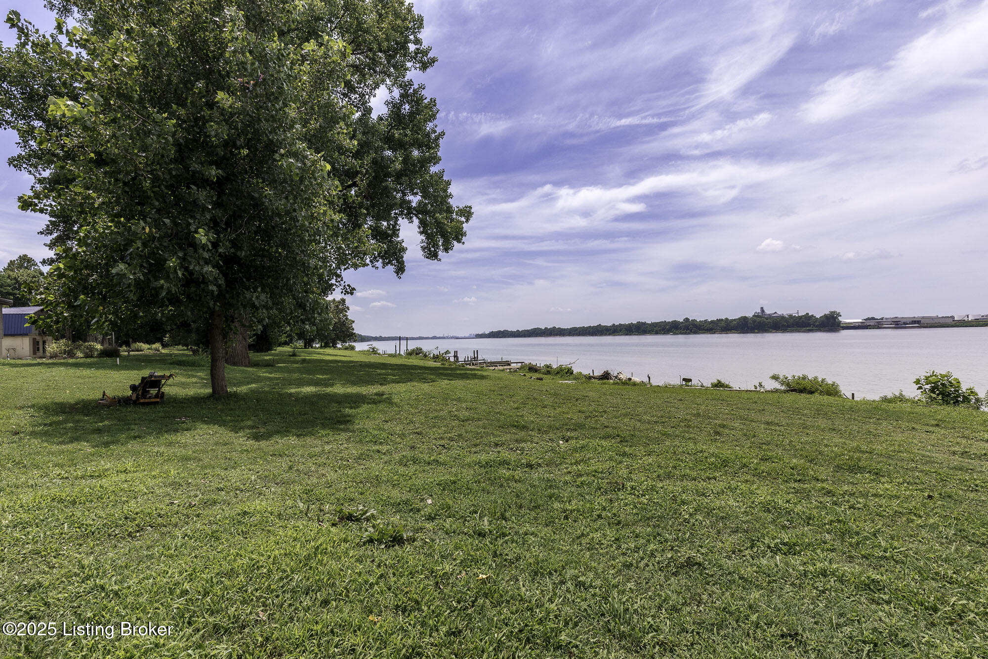 5209 River Rd