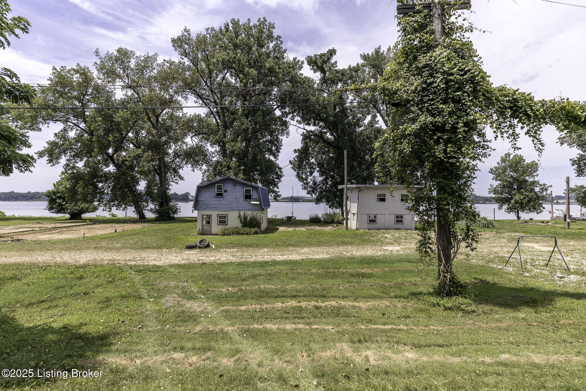 5209 River Rd