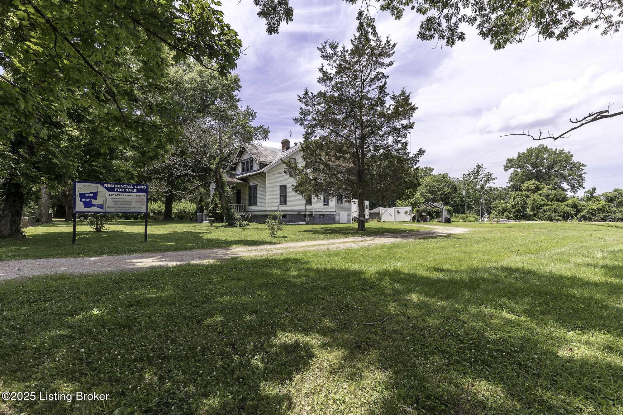 5209 River Rd
