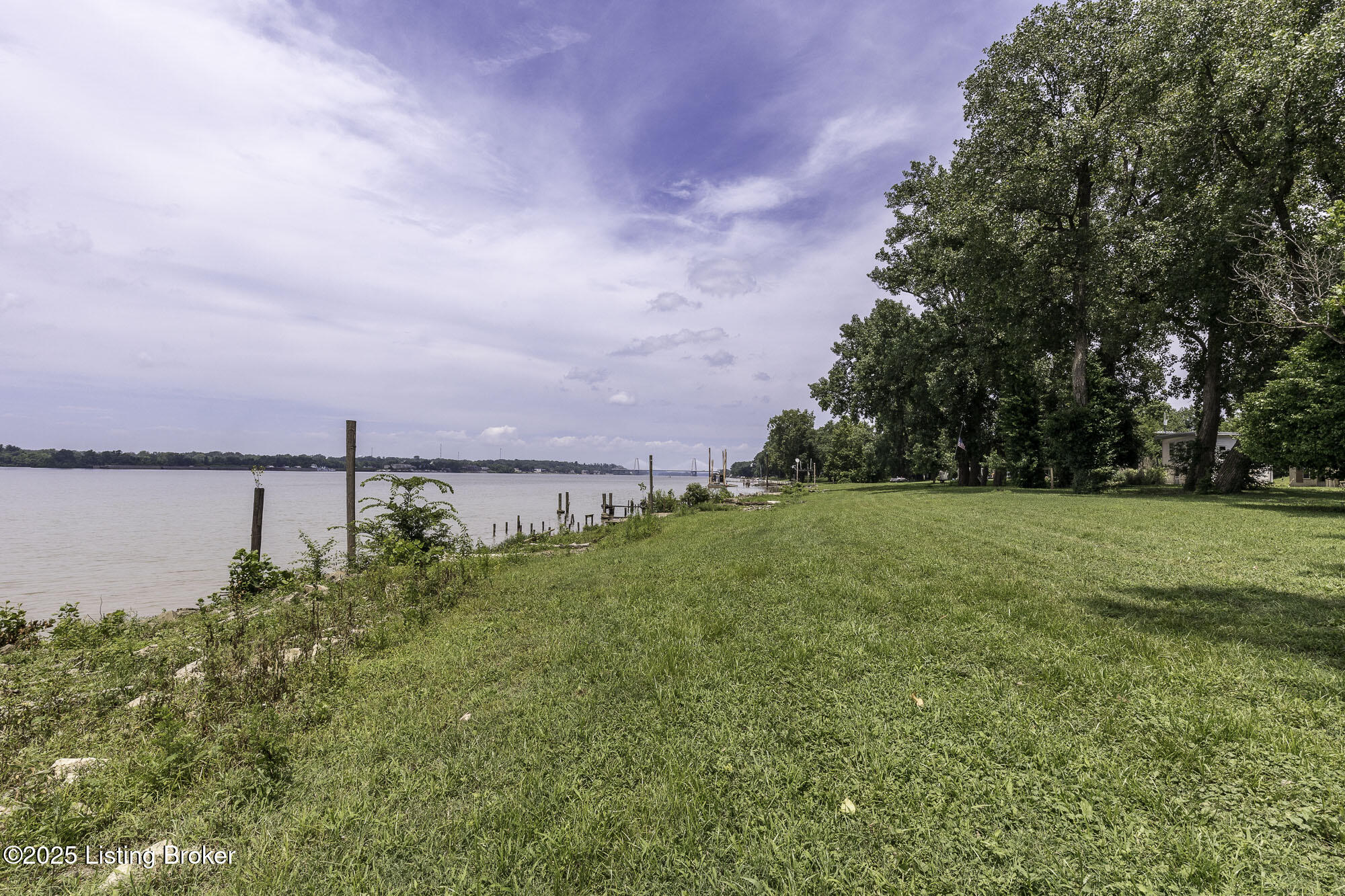 5209 River Rd
