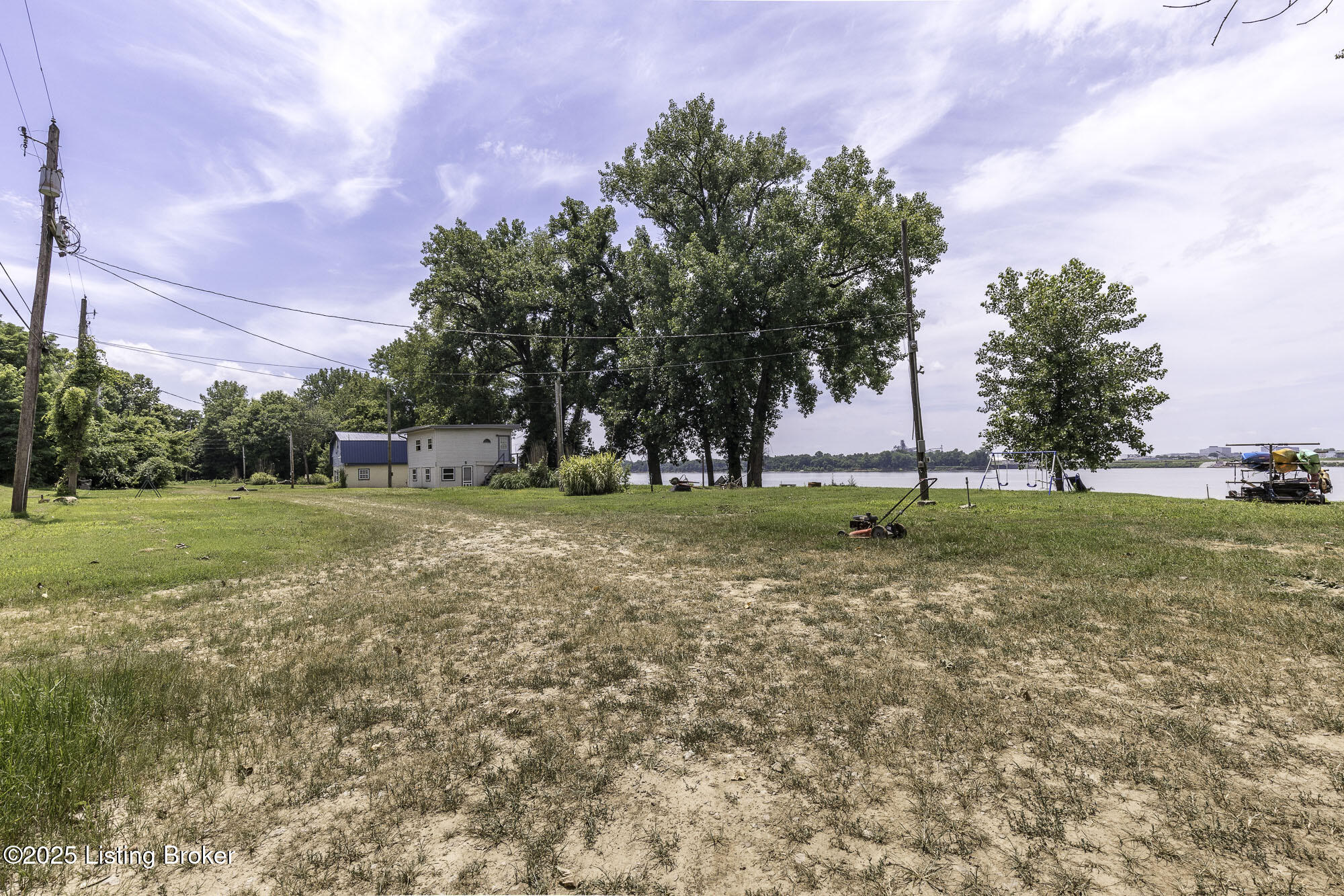 5209 River Rd